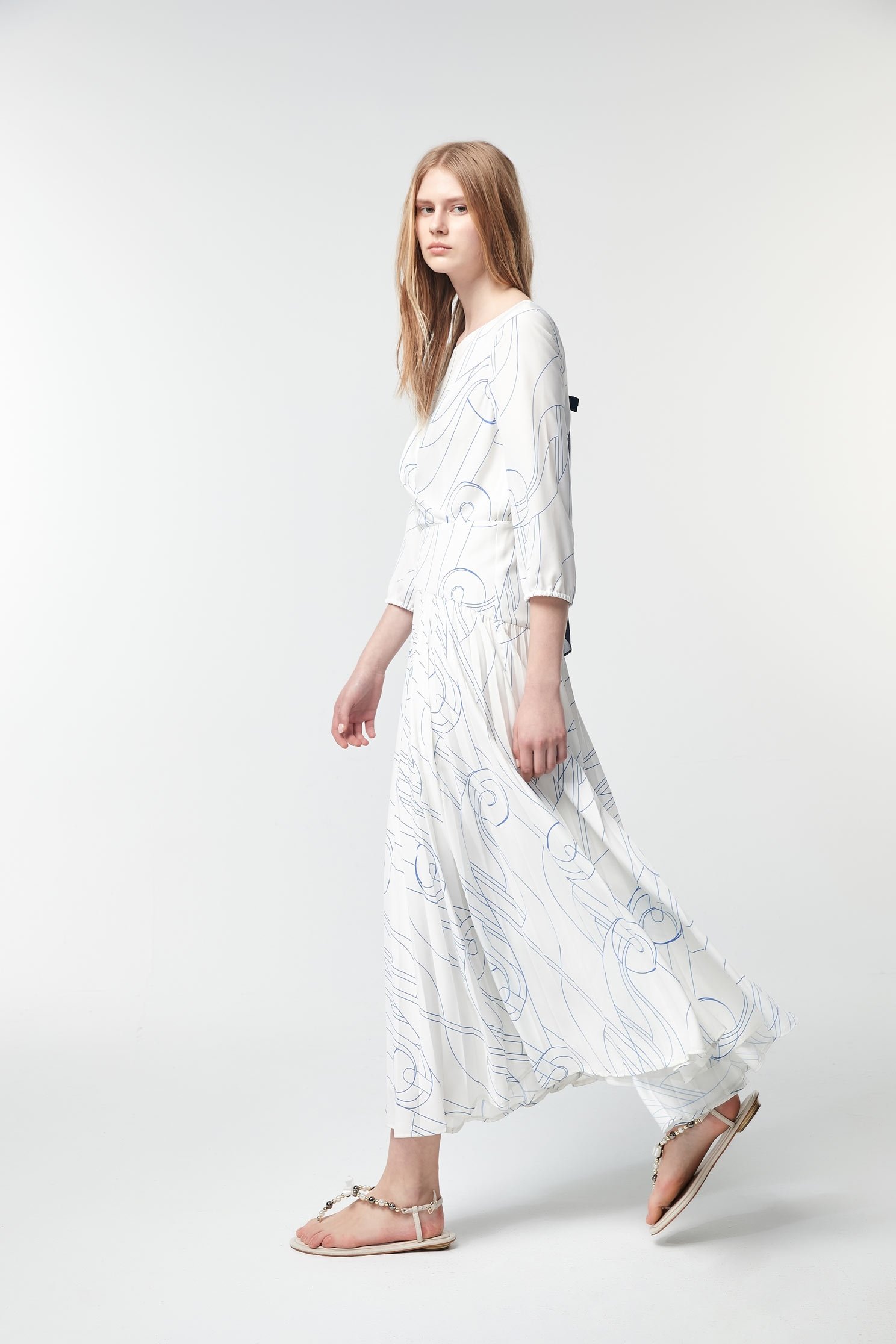 Contrast Pattern Printed Pleated DressHand-painted line print dress,U-neck dresses,Dresses,Printed dresses,Chiffon dresses,Season (SS) Look,mothergift,Floral dresses,Season (AW) Look,dresses,Maxi dresses,Long sleeve dresses,Chiffon,Chiffon dresses