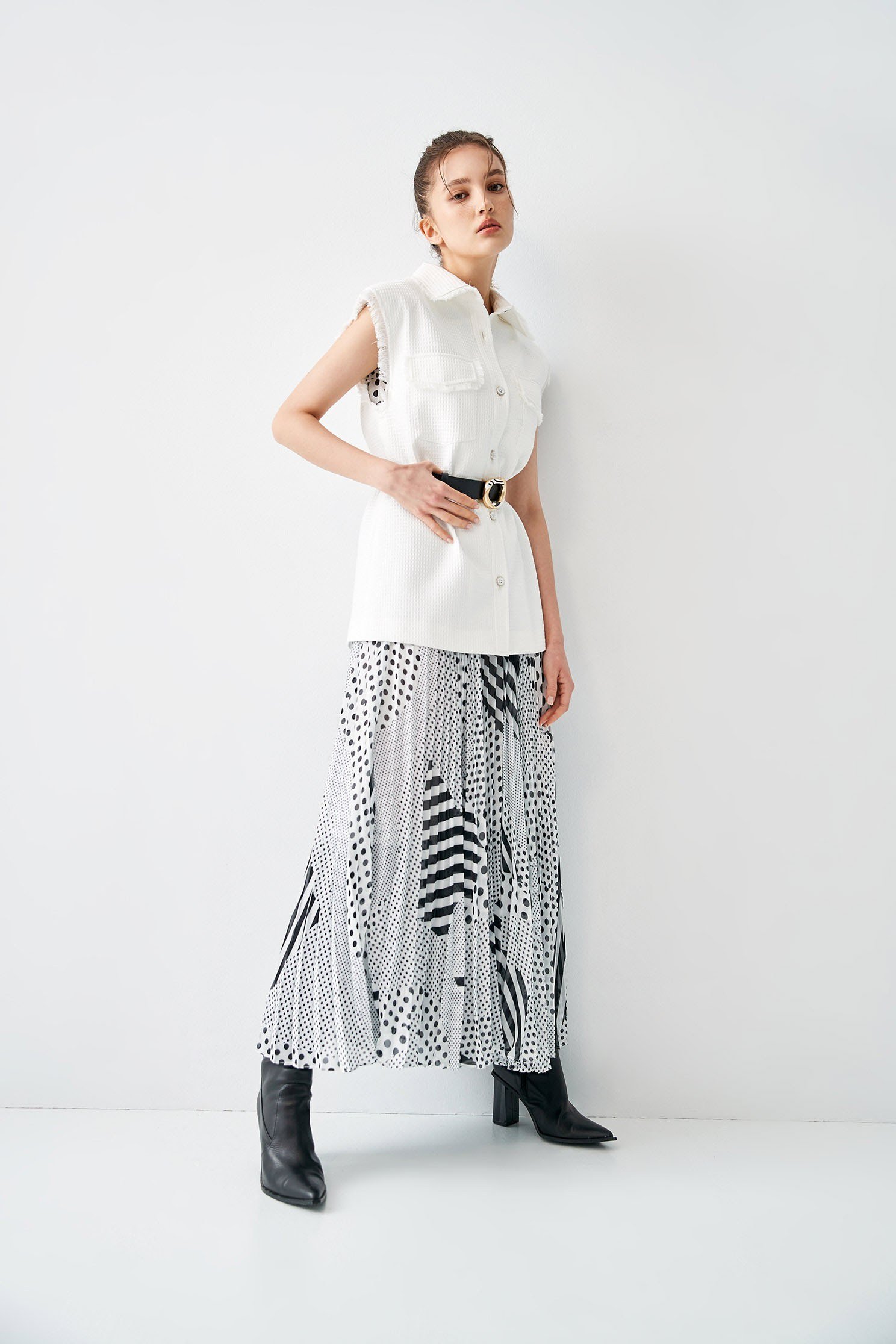 Contrast Dotted With Stripe Printed DressBlack and white dot chiffon long dress,Dresses,Under shirts,Printed dresses,Chiffon dresses,Season (SS) Look,mothergift,dotcollection,White dresses,iROO LIVE,sleeveless tops,Cutwork details dresses,dresses,Long sleeve dresses,Chiffon,Chiffon dresses