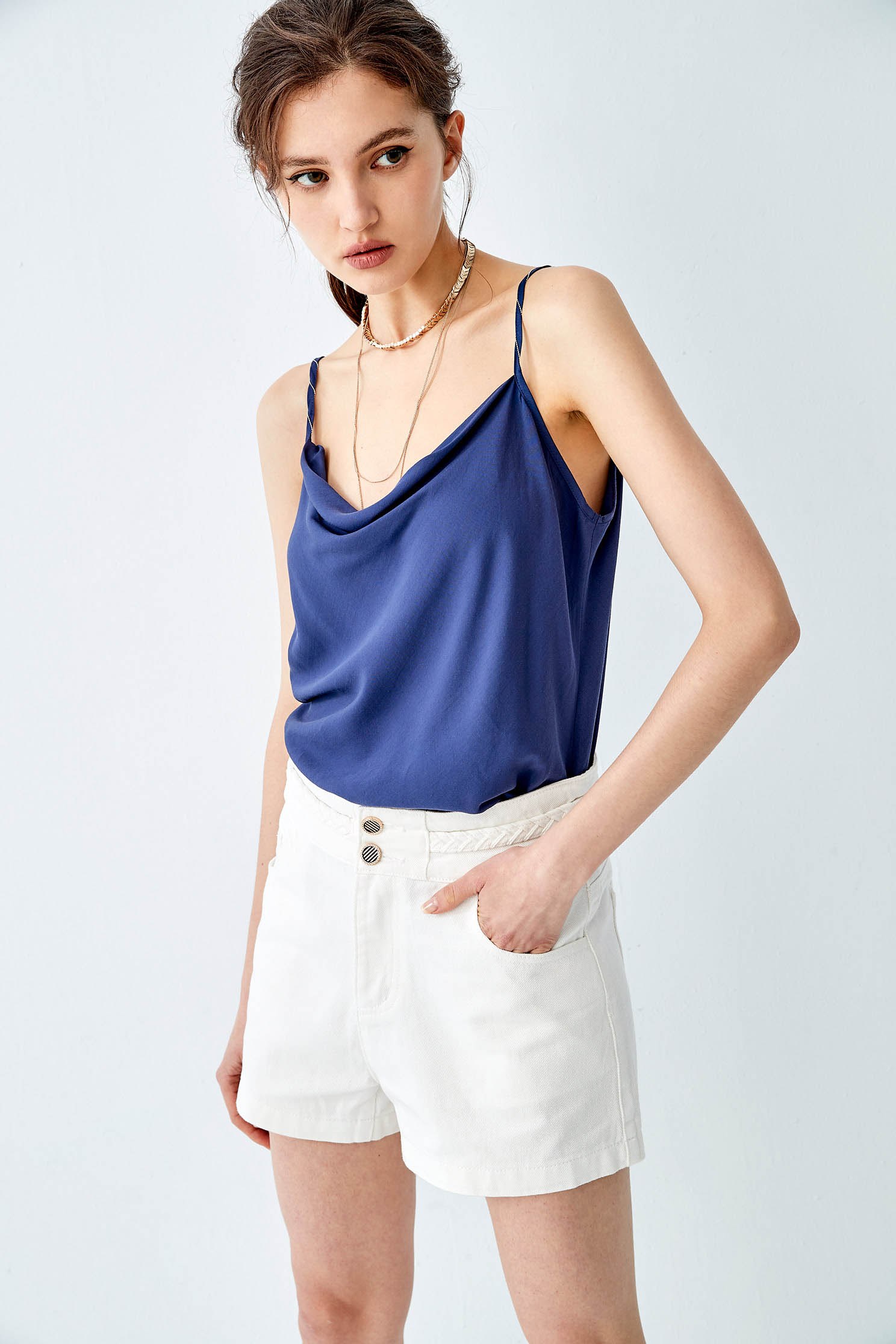 Cowl Neckline Tank TopStrappy vest with beads chain,Season (SS) Look,coolsummer,iROO LIVE,Thin straps,sleeveless tops