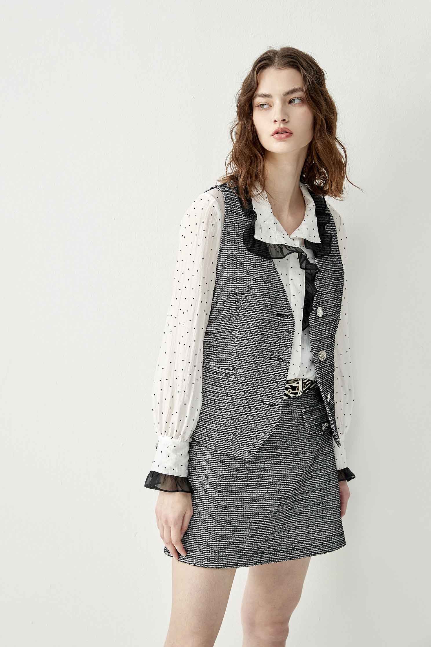 V-Neck Button Front Tweed VestClassic waistcoat,V-Neck T shirts,sleeveless tops,Outerwear,Season (SS) Look,Stripe,sleeveless tops,waistcoat