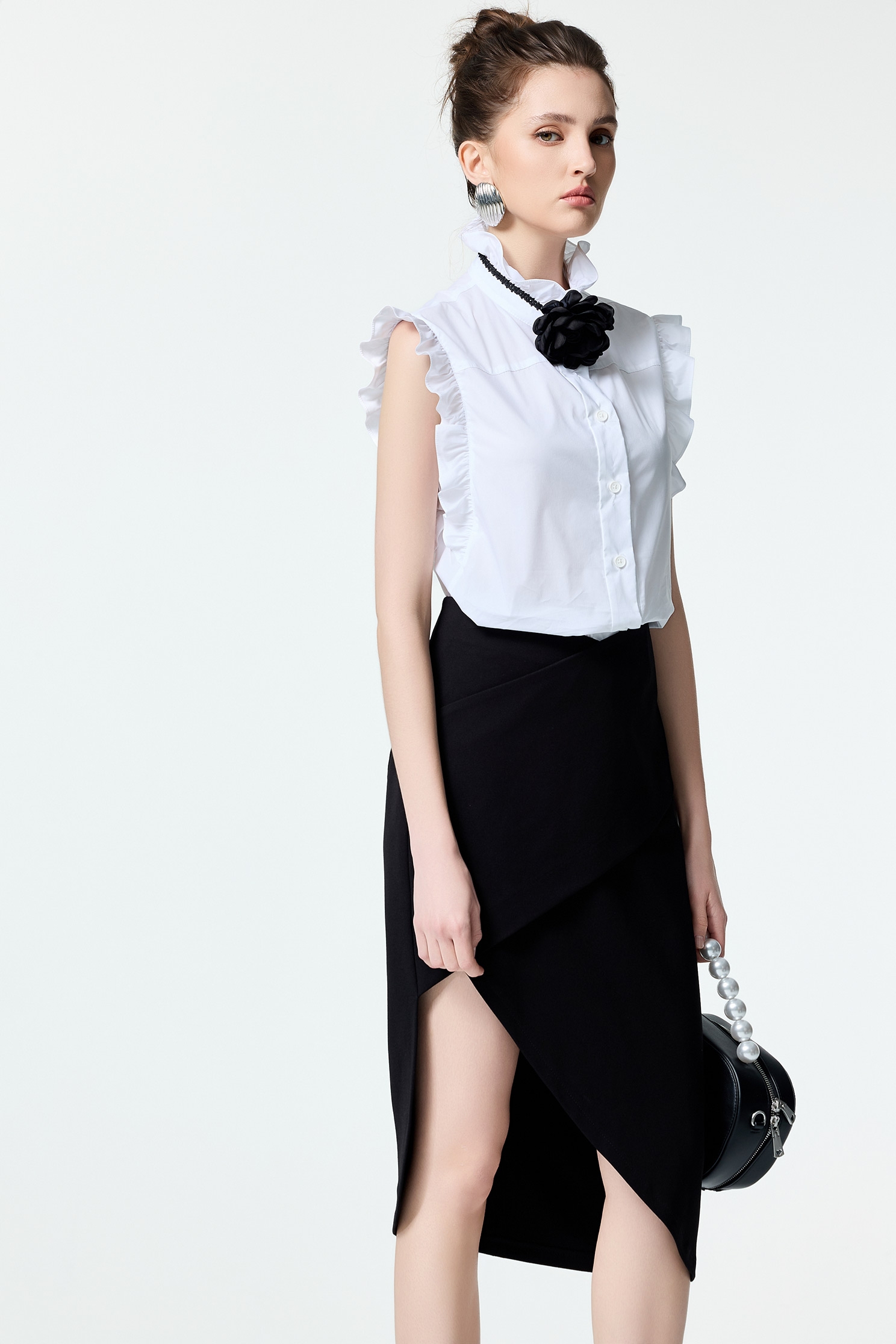 Ruffle Vest With Detachable Rose BroochRuffle Vest With Detachable Rose Brooch,sleeveless tops,Season (SS) Look,White tops,Back To Classic,sleeveless tops,Back To B/W