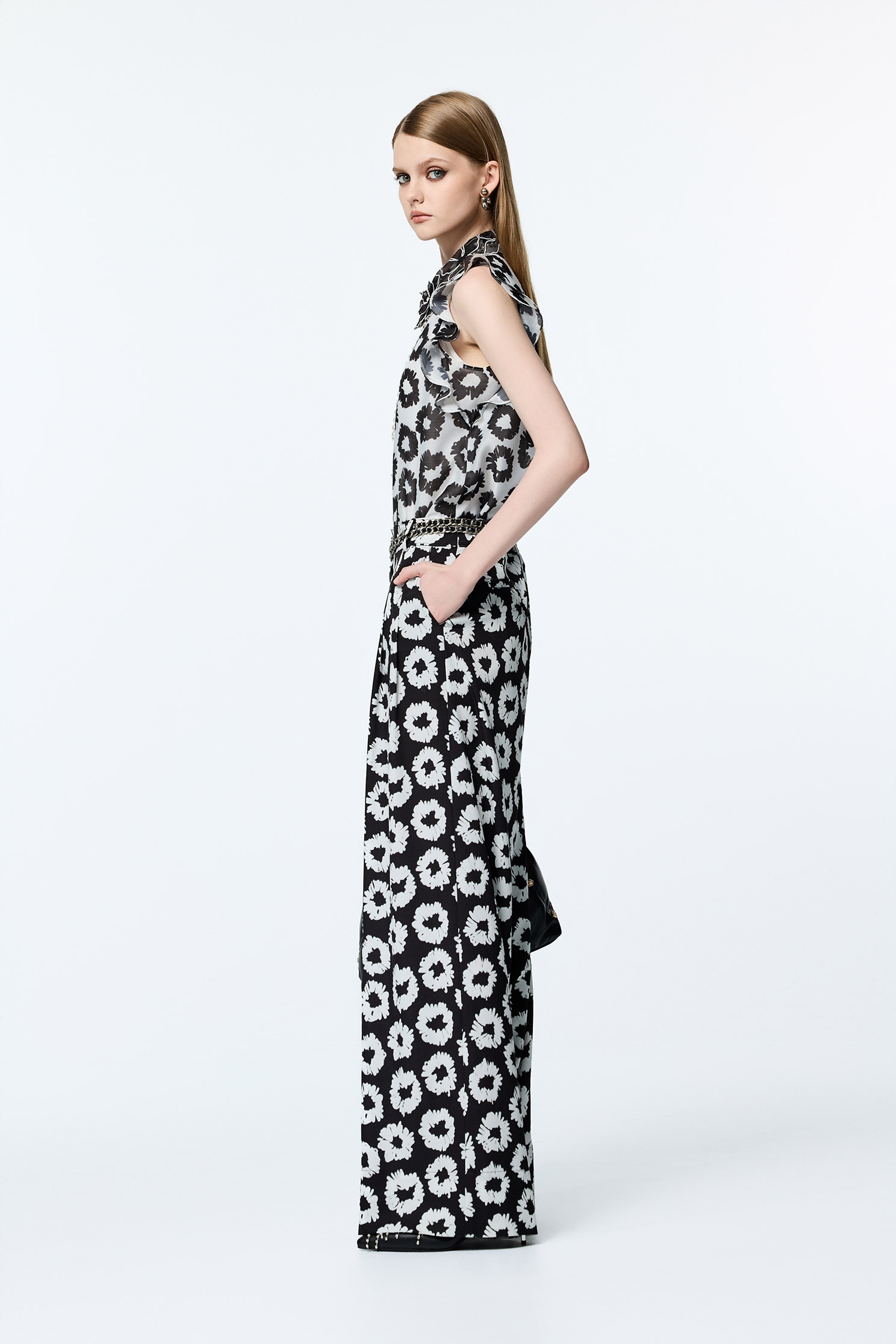 Ruffle Sleeve Hand Sketched Floral Print VestRuffle Sleeve Hand Sketched Floral Print Vest,sleeveless tops,Tops,pearl,Season (AW) Look,sleeveless tops