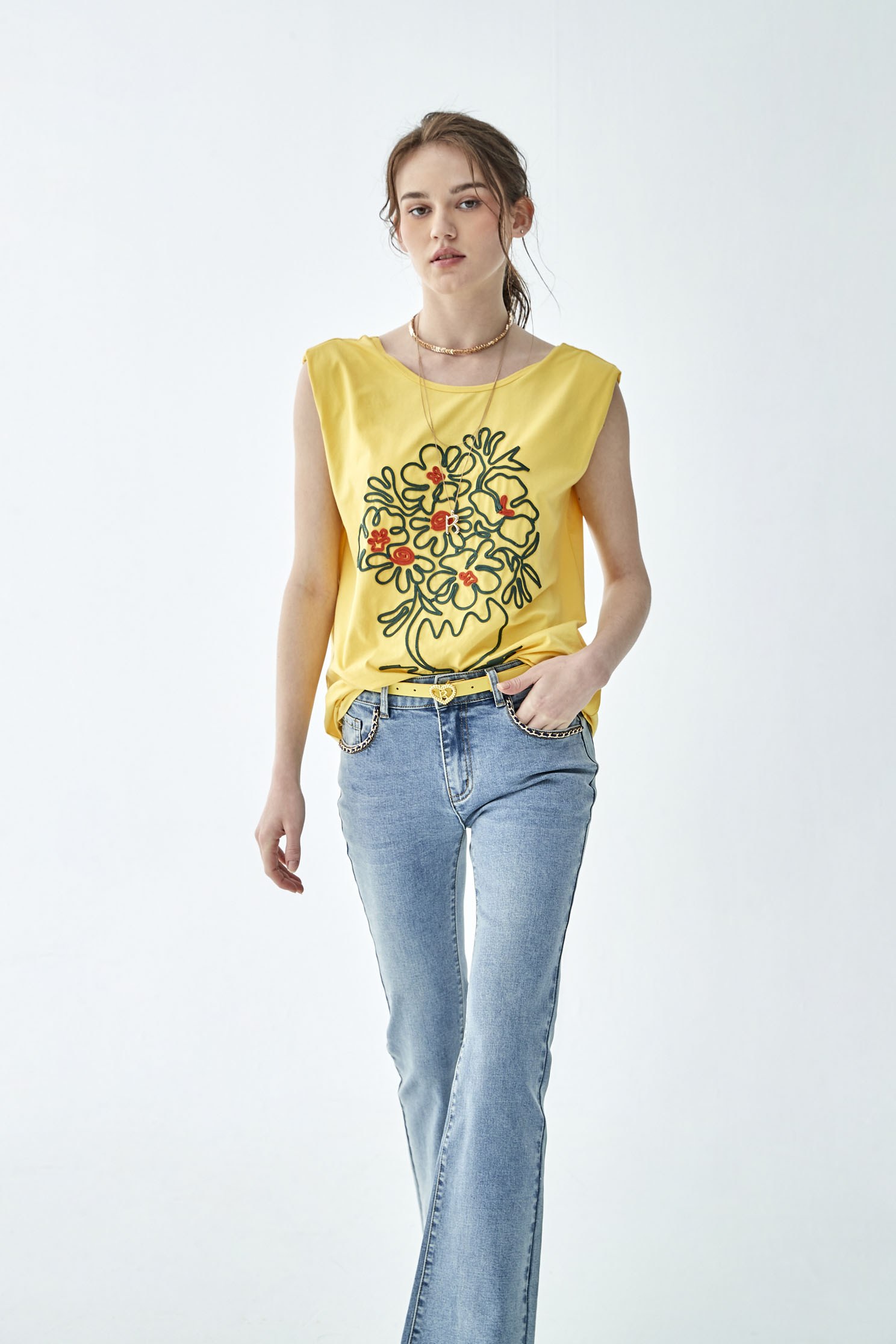 Padded Shoulder Vest With Floral GraphicT-shirt with potted plant totem,T-shirts,sleeveless tops,Tops,Season (SS) Look,comfotism