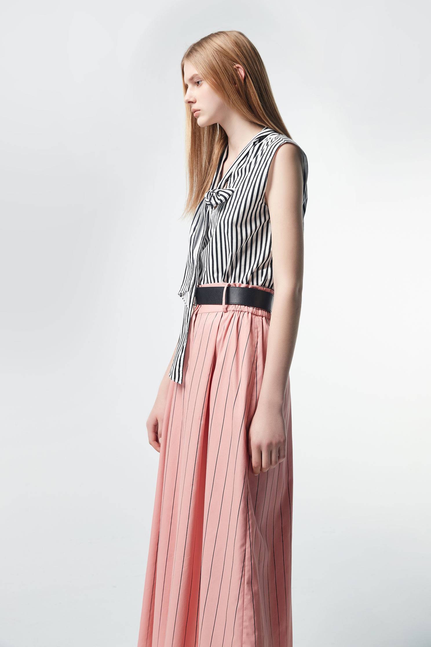 Stripe Collar Bow VestStriped vest,sleeveless tops,Season (SS) Look,Stripe,Season (AW) Look,i Select,sleeveless tops,Travel with BFF