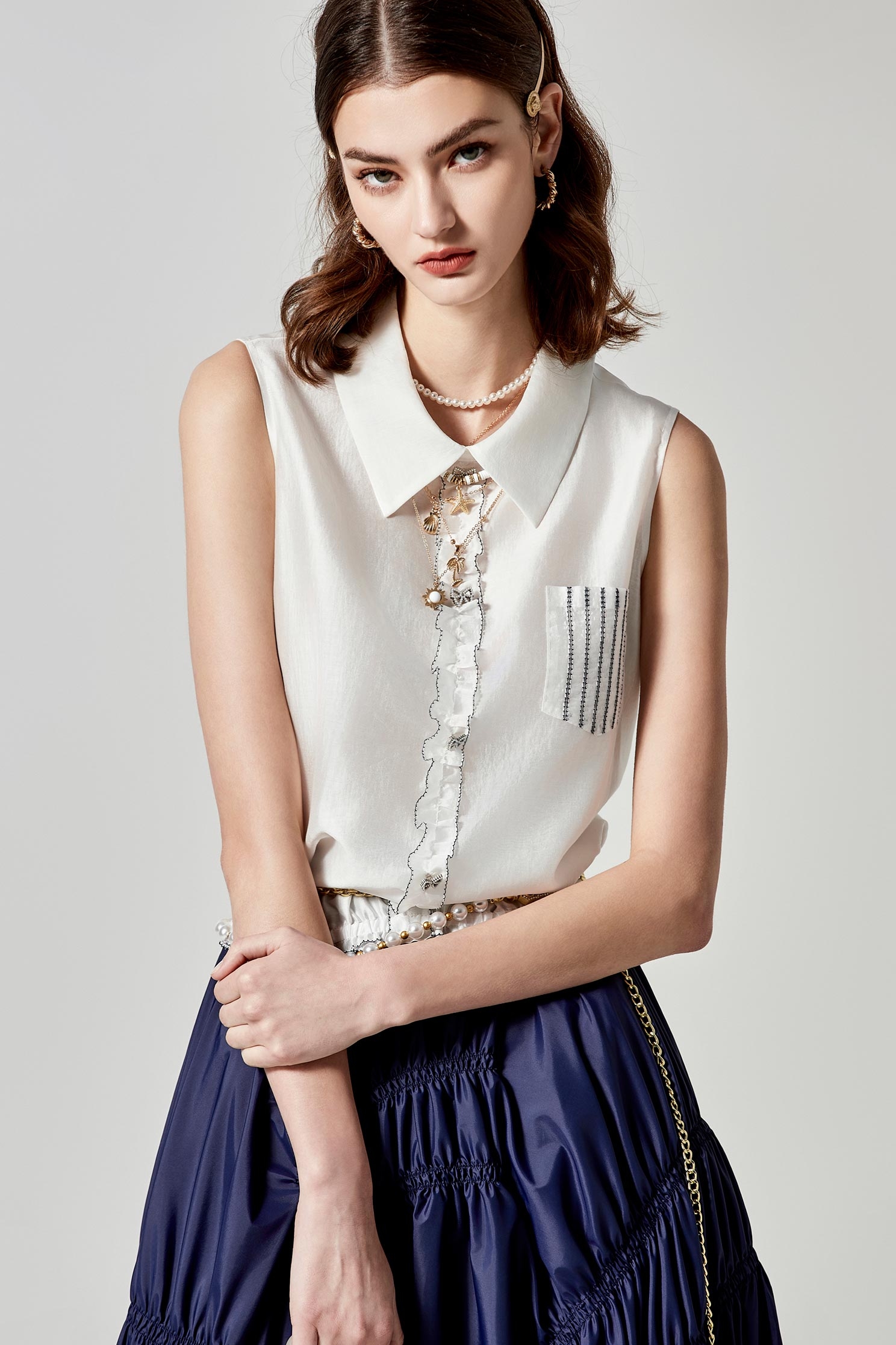 Button Front Vest With Contrast Trim DetailButton Front Vest With Contrast Trim Detail,sleeveless tops,Tops,Embroidered,Season (SS) Look,sleeveless tops,pearl,sleeveless tops,bows