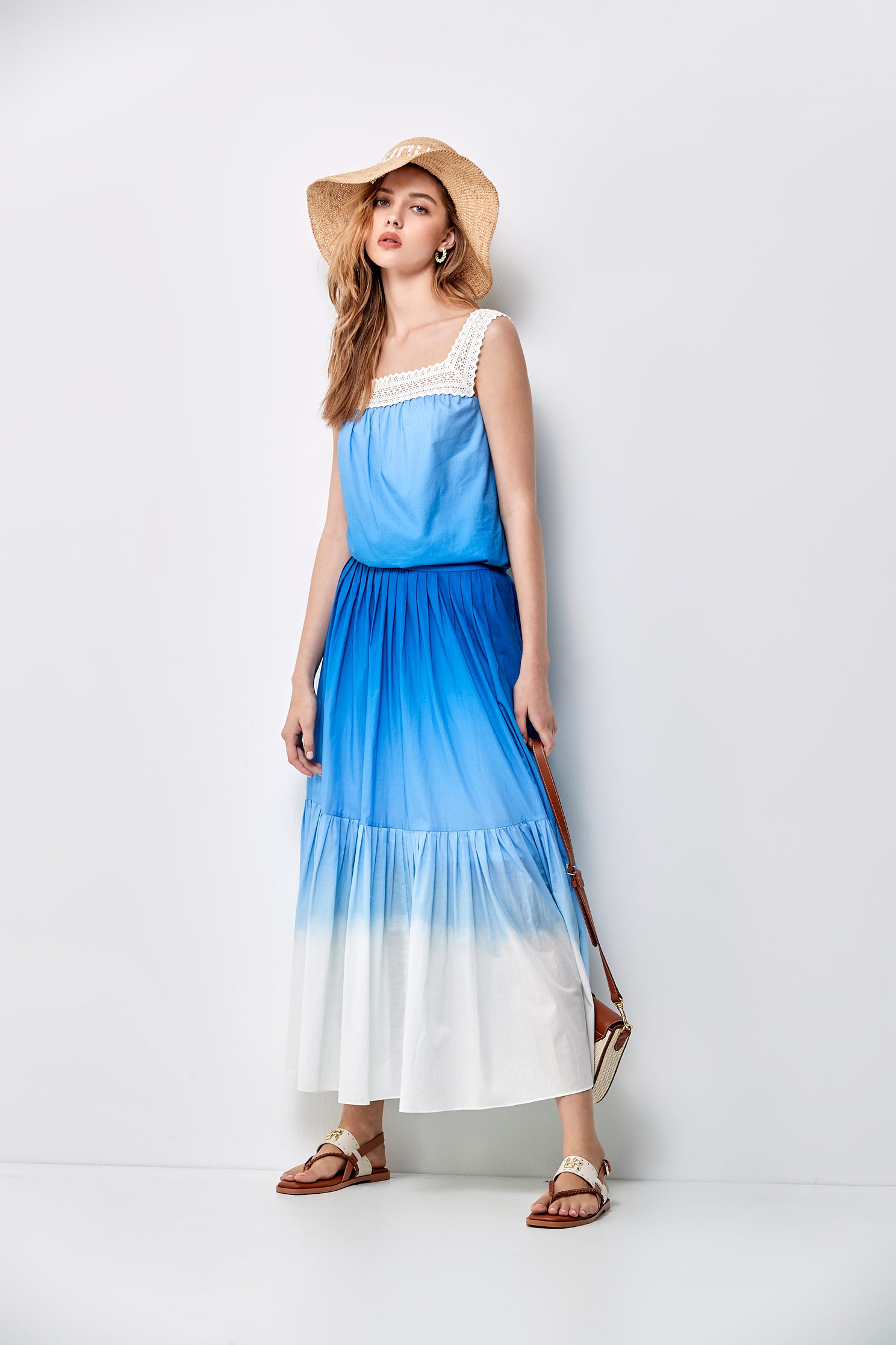 Blue Gradient Vest With Lace DetailGradient blue sleeveless top with dyeing design,sleeveless tops,Tops,Season (SS) Look,sleeveless tops,sleeveless tops,Lace