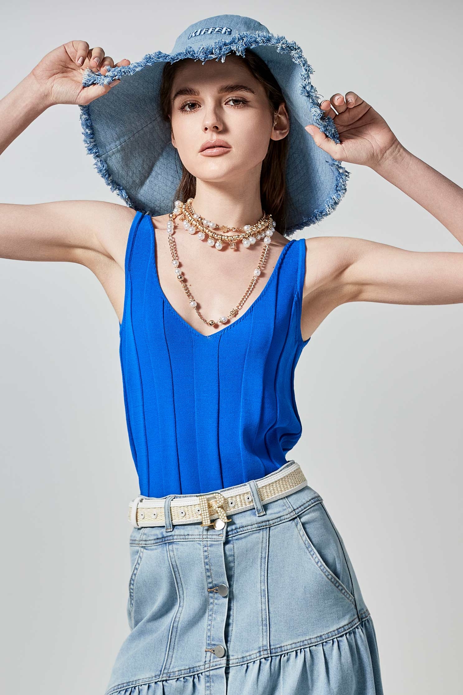 V-neck Blue Knit Tank TopV-neck Blue Knit Tank Top,sleeveless tops,Season (SS) Look,sleeveless tops,Knitted,Knitted tops