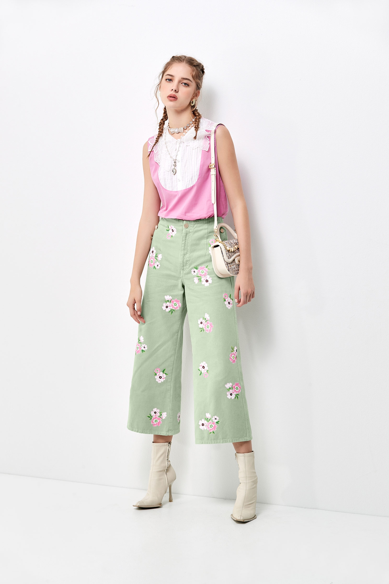 Pink Vest with Contrast Embroidery Floral CollarPink Vest with Contrast Embroidery Floral Collar,sleeveless tops,Tops,Embroidered,sleeveless tops,Season (AW) Look,sleeveless tops