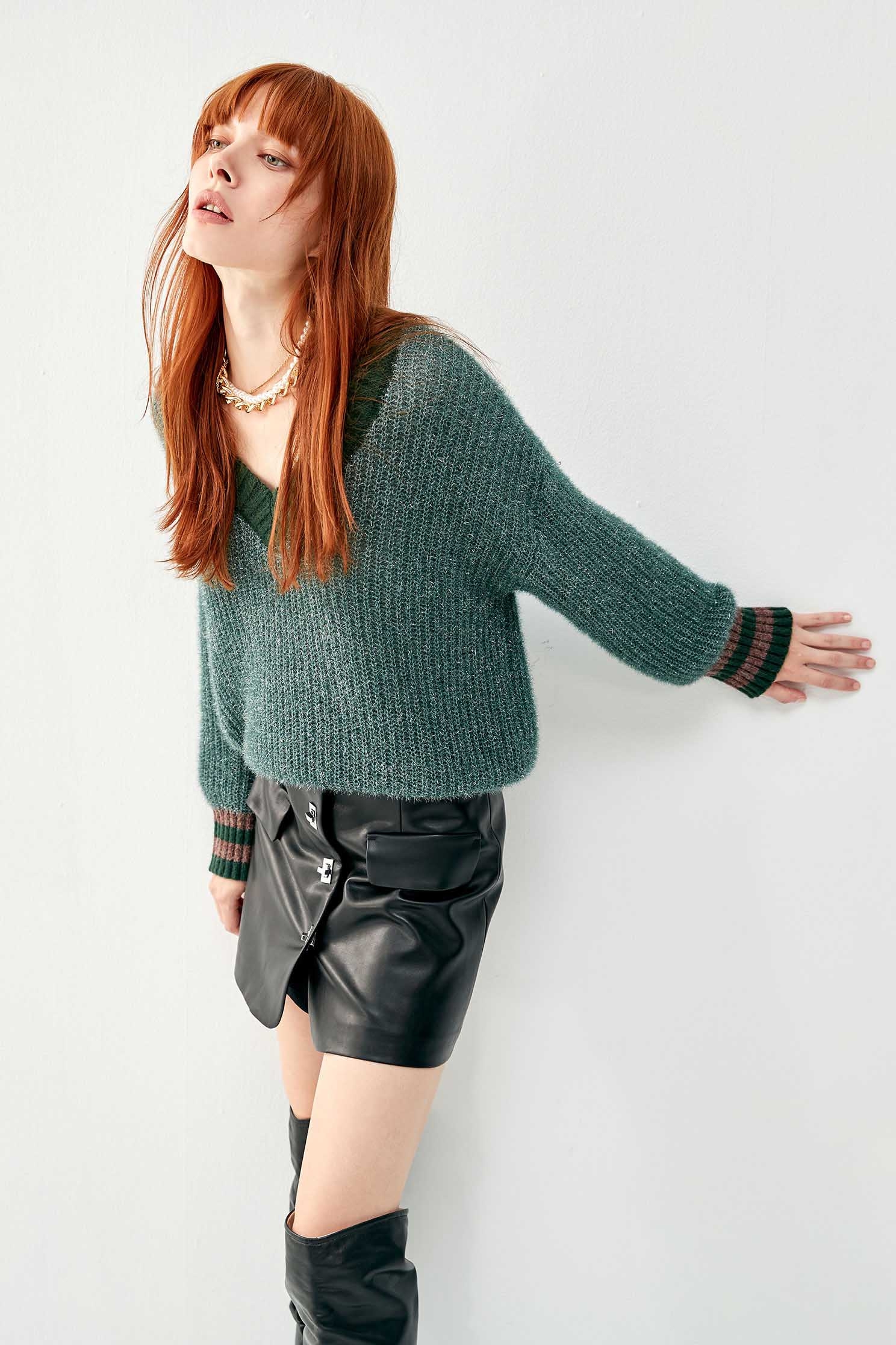 V-Neck Green Knit TopKnit top with glossy yarn,Tops,Party Looks,Season (AW) Look,Valentine,Knitted,Knitted tops,Knitted tops