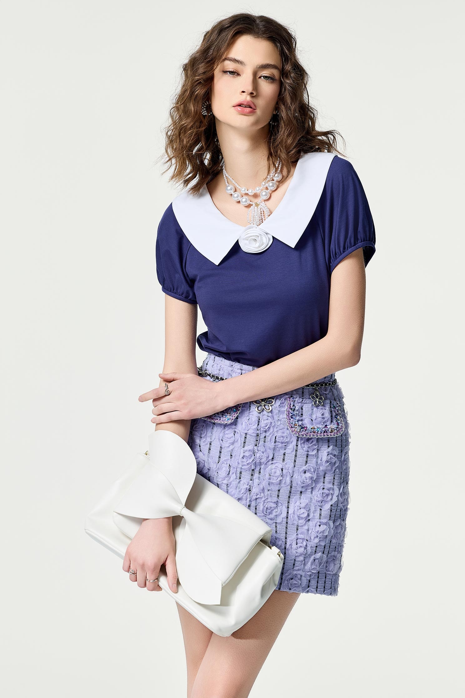 Contrast Collar Short Sleeve TopContrast Collar Short Sleeve Top,T-shirts,V-Neck T shirts,Office Looks,Tops,Season (SS) Look,Valentine,blossoms