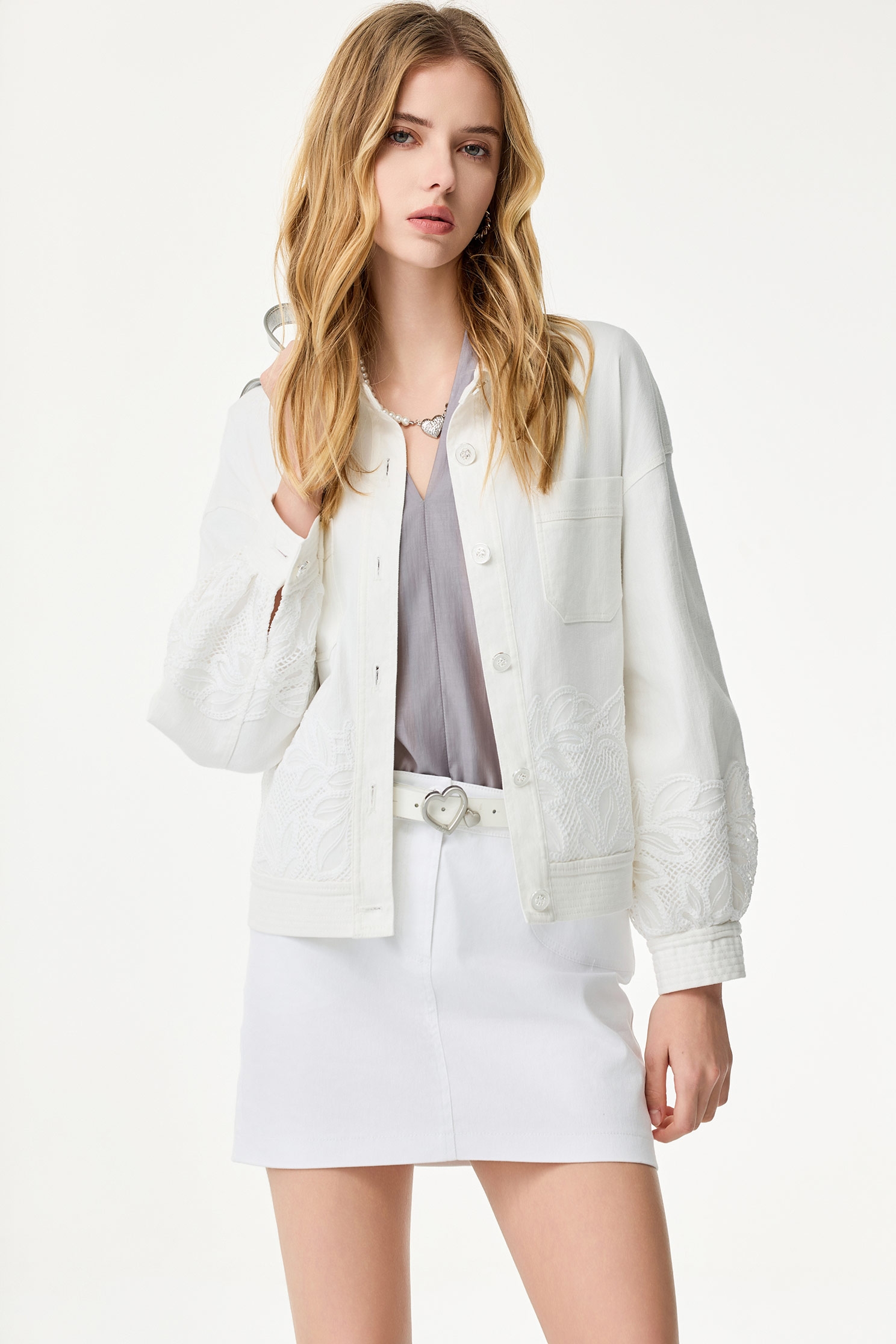Folded Sleeve Detail V-neck TopFolded Sleeve Detail V-neck Top,V-Neck T shirts,Office Looks,Tops,Season (SS) Look