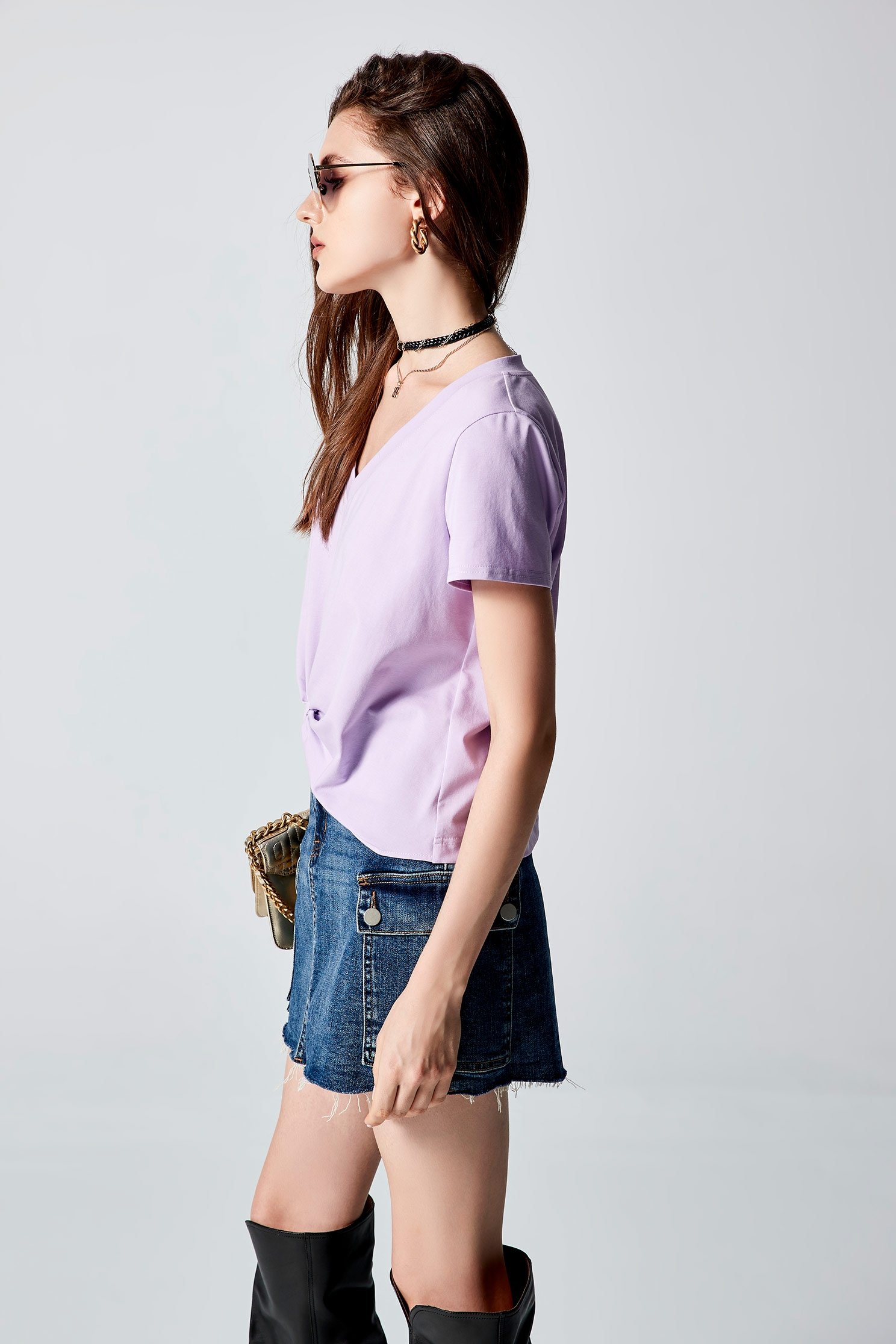 V-neck Tee With Twist Hem DetailV-neck Tee With Twist Hem Detail,T-shirts,Tops,Season (AW) Look,Cotton