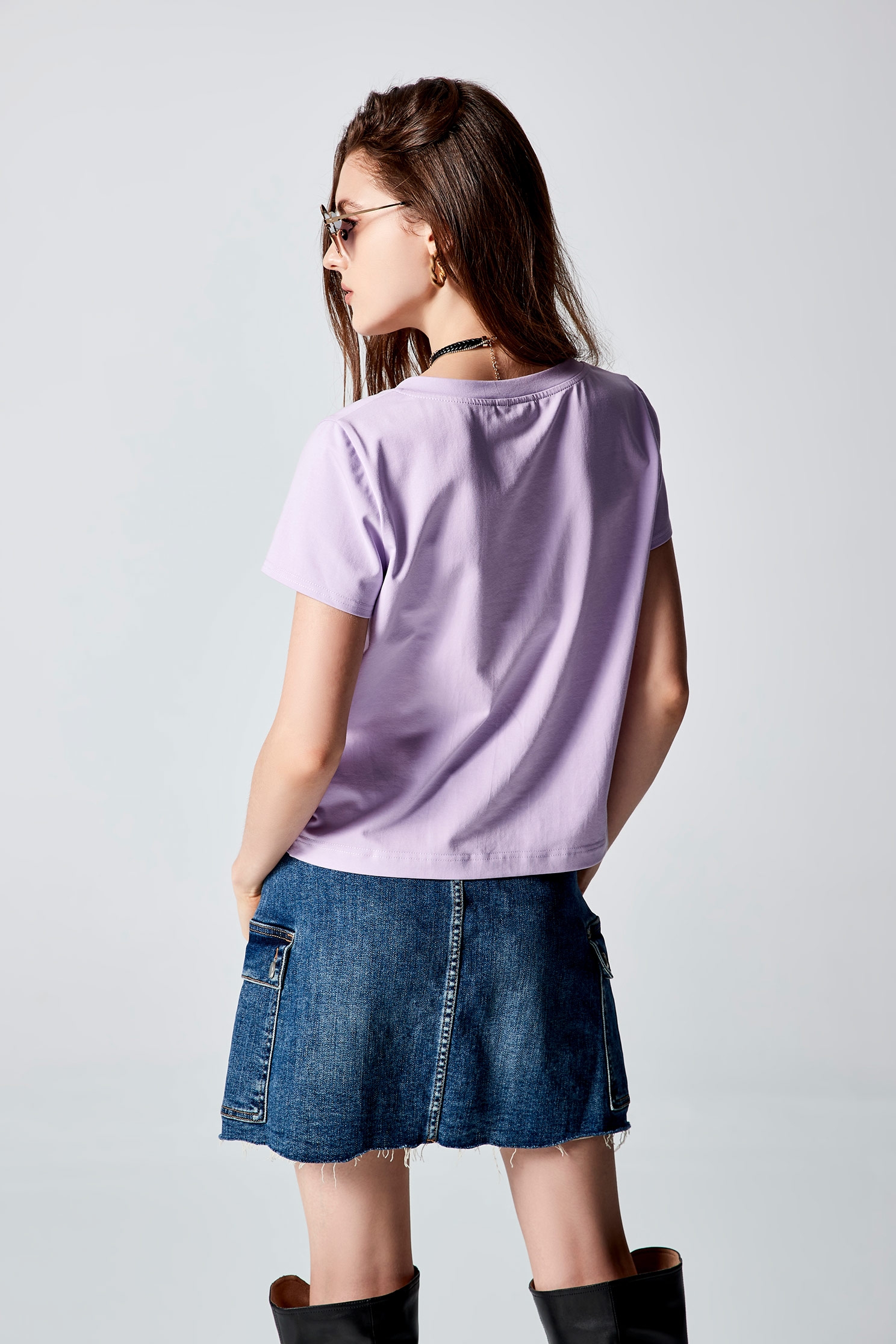 V-neck Tee With Twist Hem DetailV-neck Tee With Twist Hem Detail,T-shirts,Tops,Season (AW) Look,Cotton