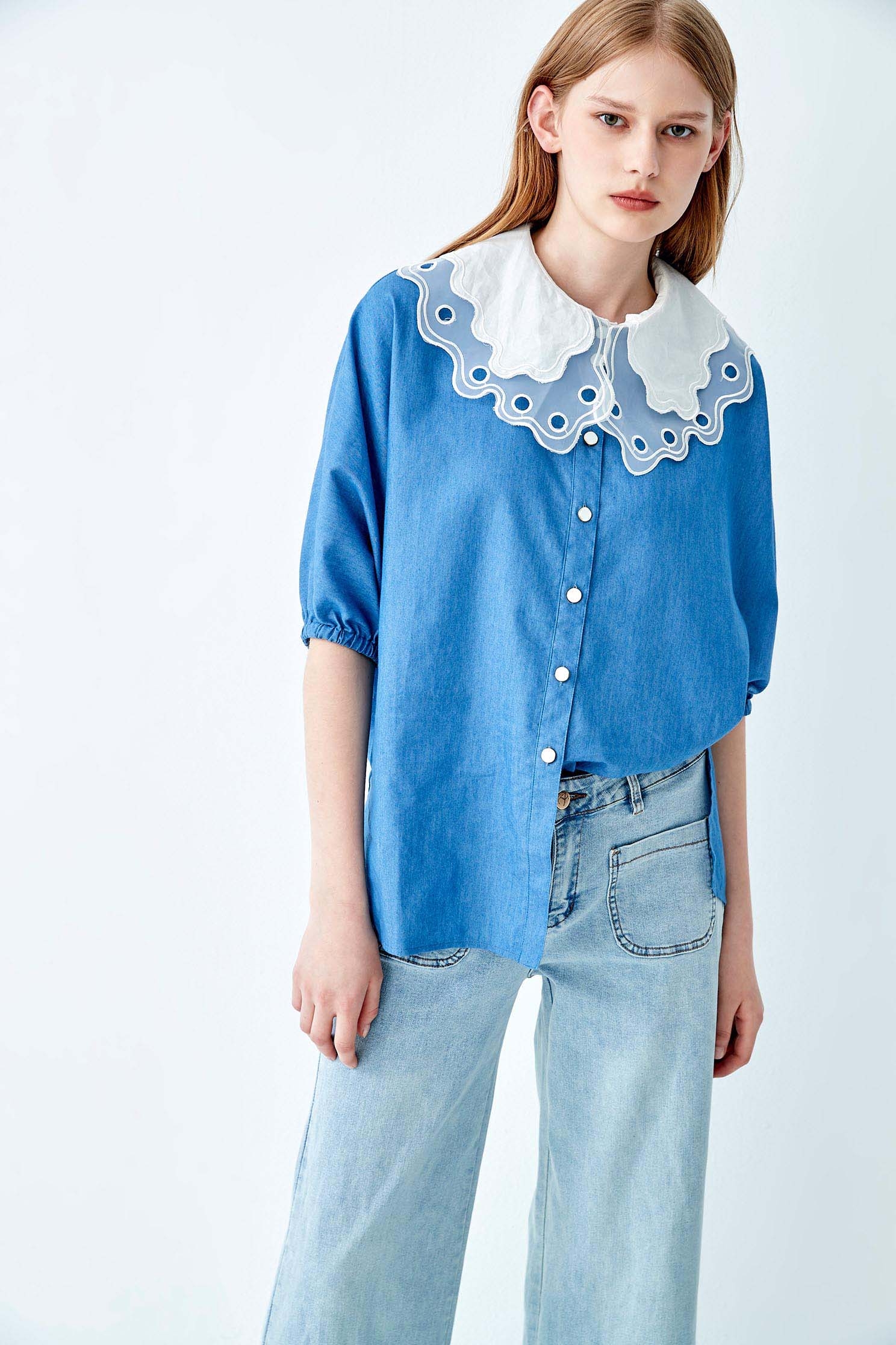 Oversize Blouse With Contrast CollarEmbroidered collar denim-like top,Tops,Embroidered,Season (SS) Look,Denim,healing colors,Blouses