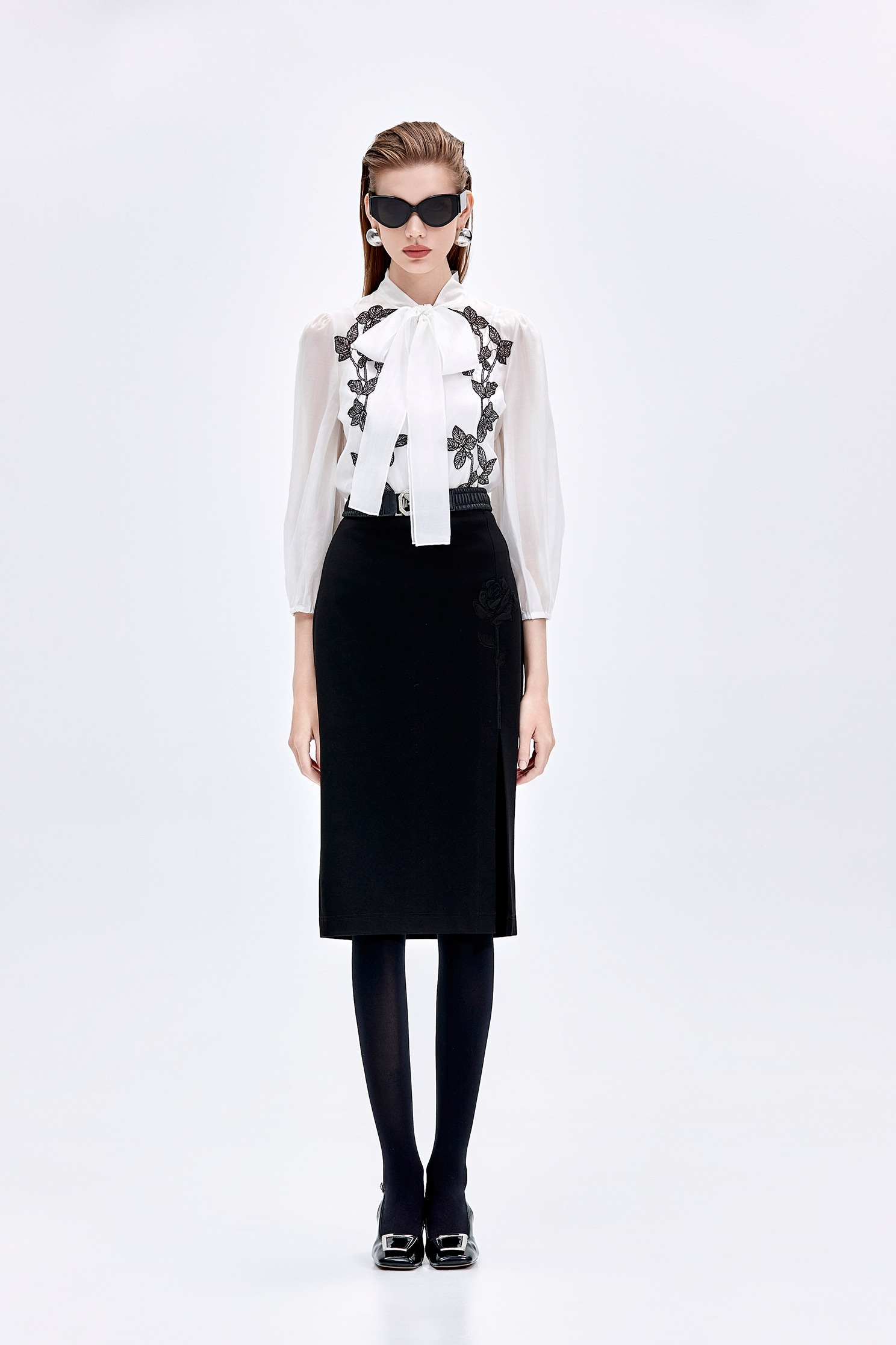 Contrast Floral Lace Bow Collar BlouseContrast Floral Lace Bow Collar Blouse,Tops,Under shirts,Season (AW) Look,Lace