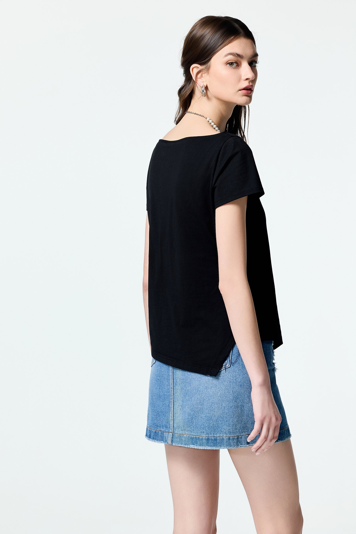 Heart Graphic Asymmetric Hem TeeHeart Graphic Asymmetric Hem Tee,T-shirts,Tops,Season (SS) Look,dotcollection,Cotton,Embroidered,black tops