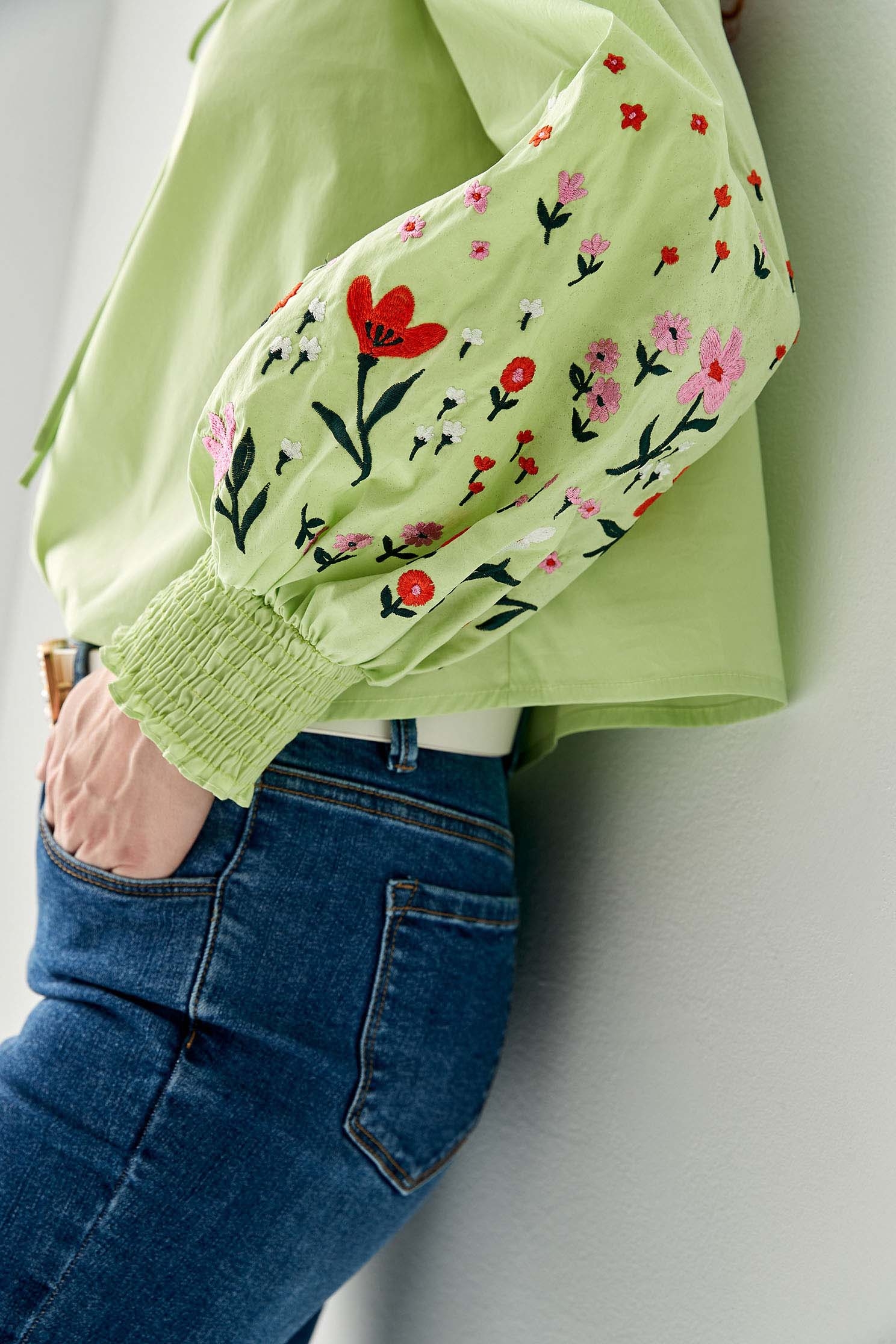 Floral Embroidery Detail Green TopCelery juice color top with embroidery,Tops,Embroidered,Season (SS) Look,Embroidered