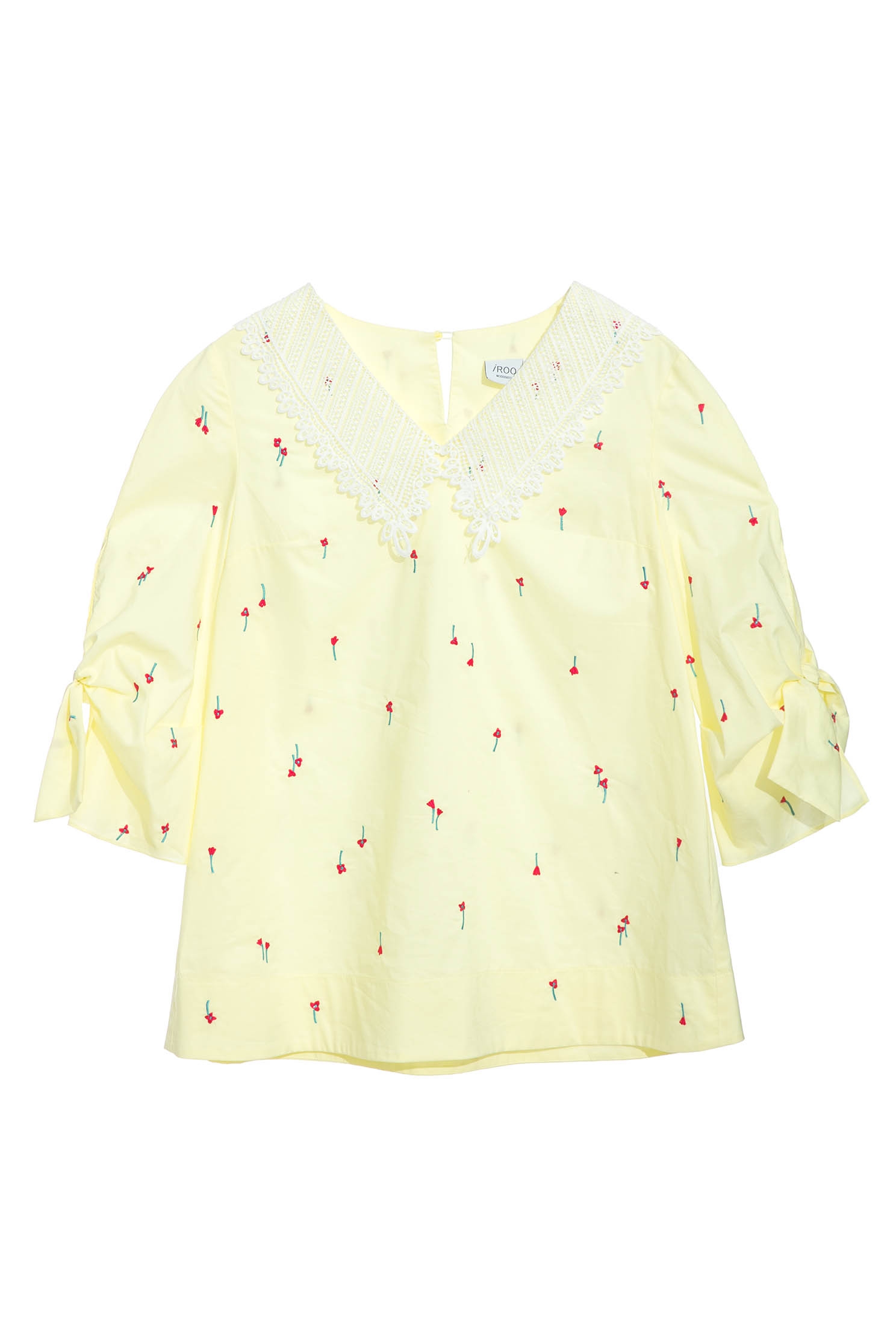 Floral Embroidered Top With Cut-Out Lace CollarVintage court-style top with lace collar,Tops,Embroidered,Season (SS) Look,Lace,upperclass