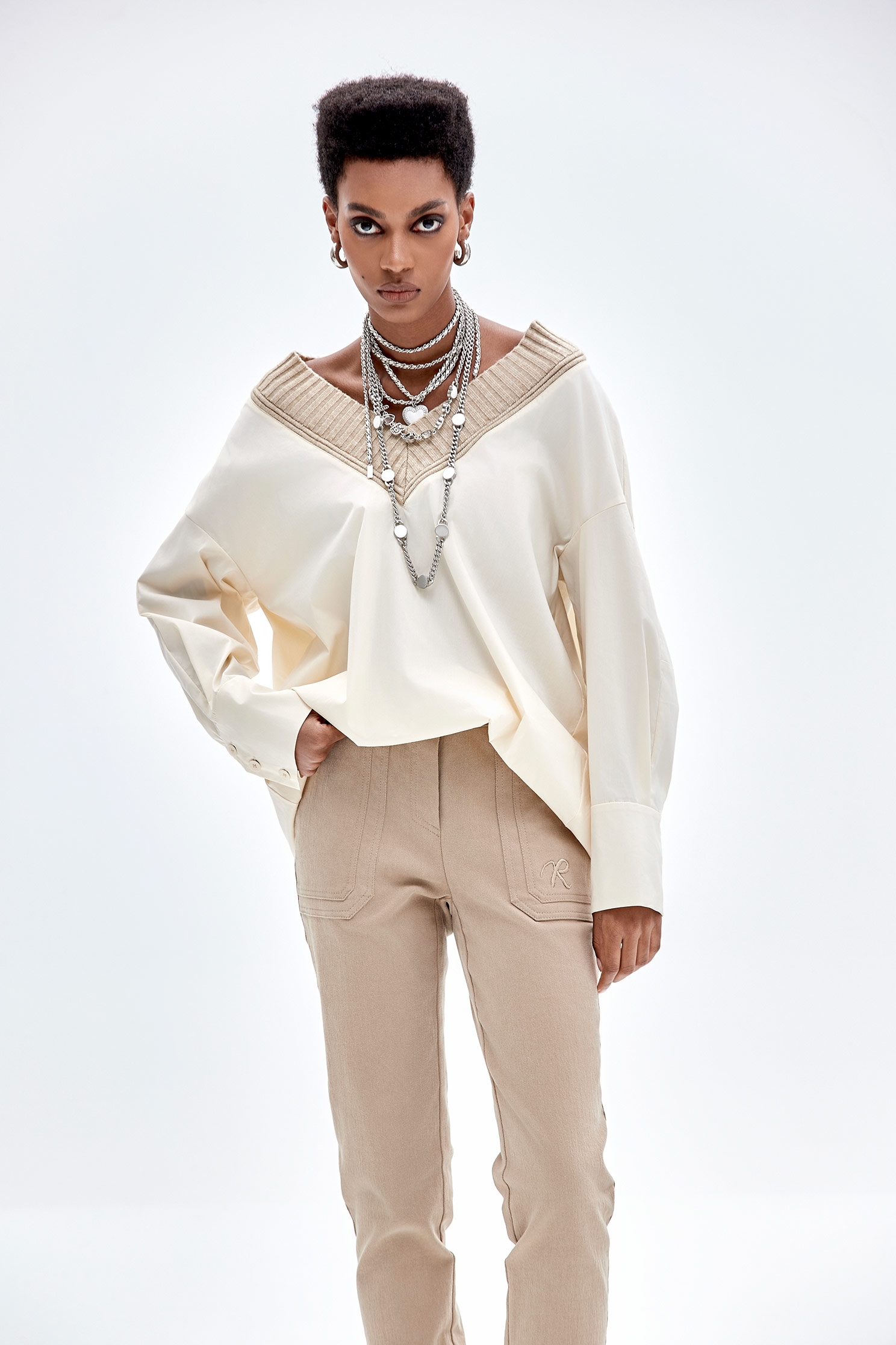 Contrast V-neckline Long Sleeve TopContrast V-neckline Long Sleeve Top,Tops,Season (AW) Look,Blouses