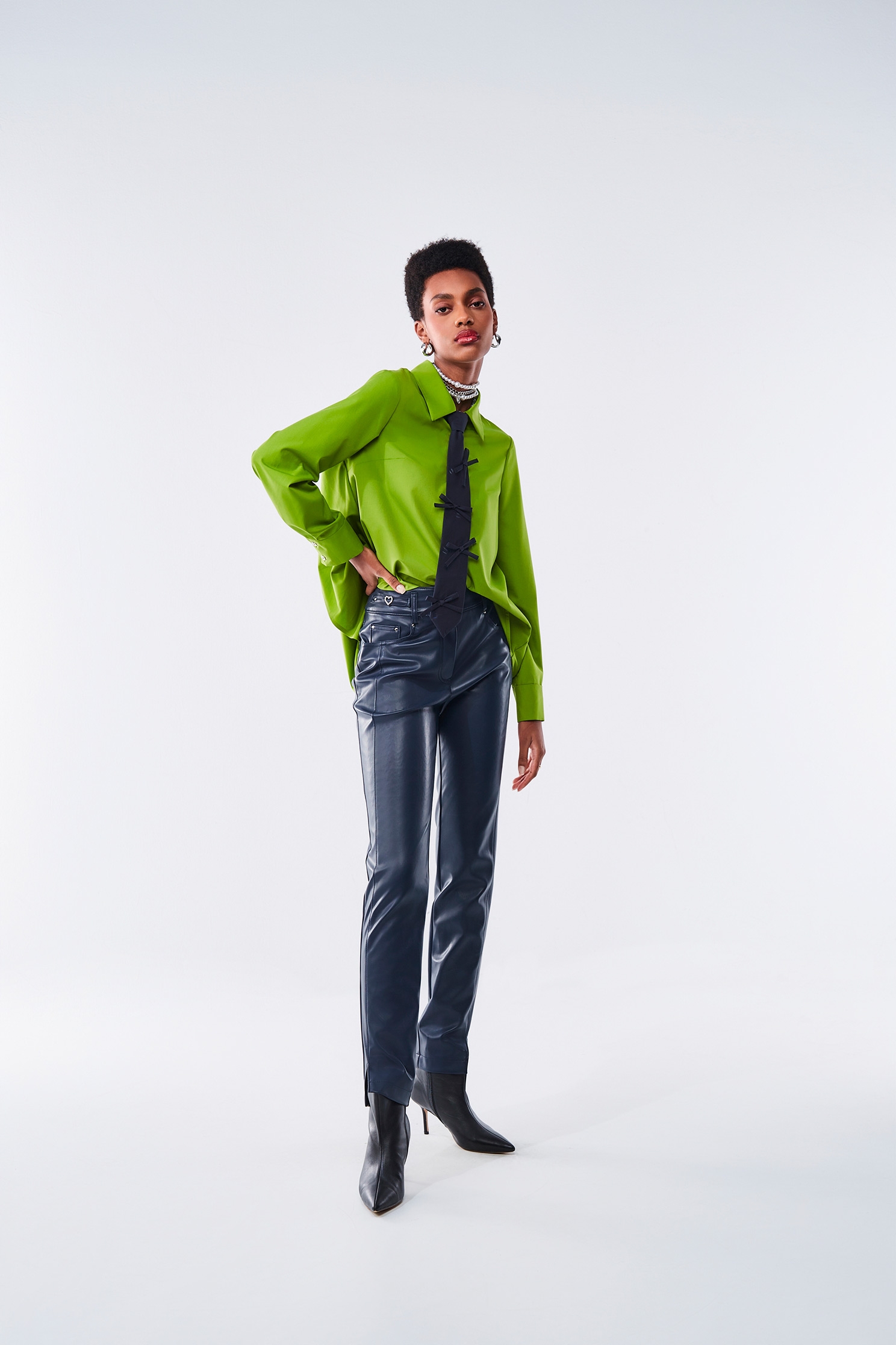 A-line Green Blouse With Contrast Bow Detail TieA-line Green Blouse With Contrast Bow Detail Tie,Tops,Season (AW) Look,bows