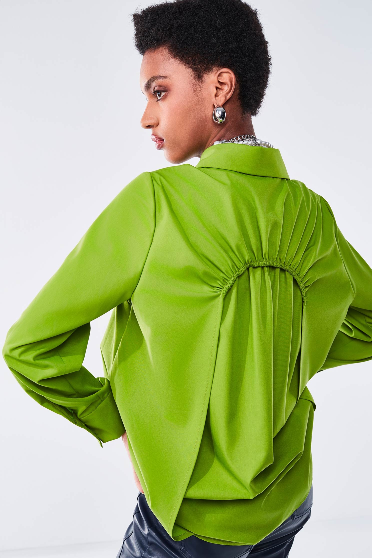 A-line Green Blouse With Contrast Bow Detail TieA-line Green Blouse With Contrast Bow Detail Tie,Tops,Season (AW) Look,bows