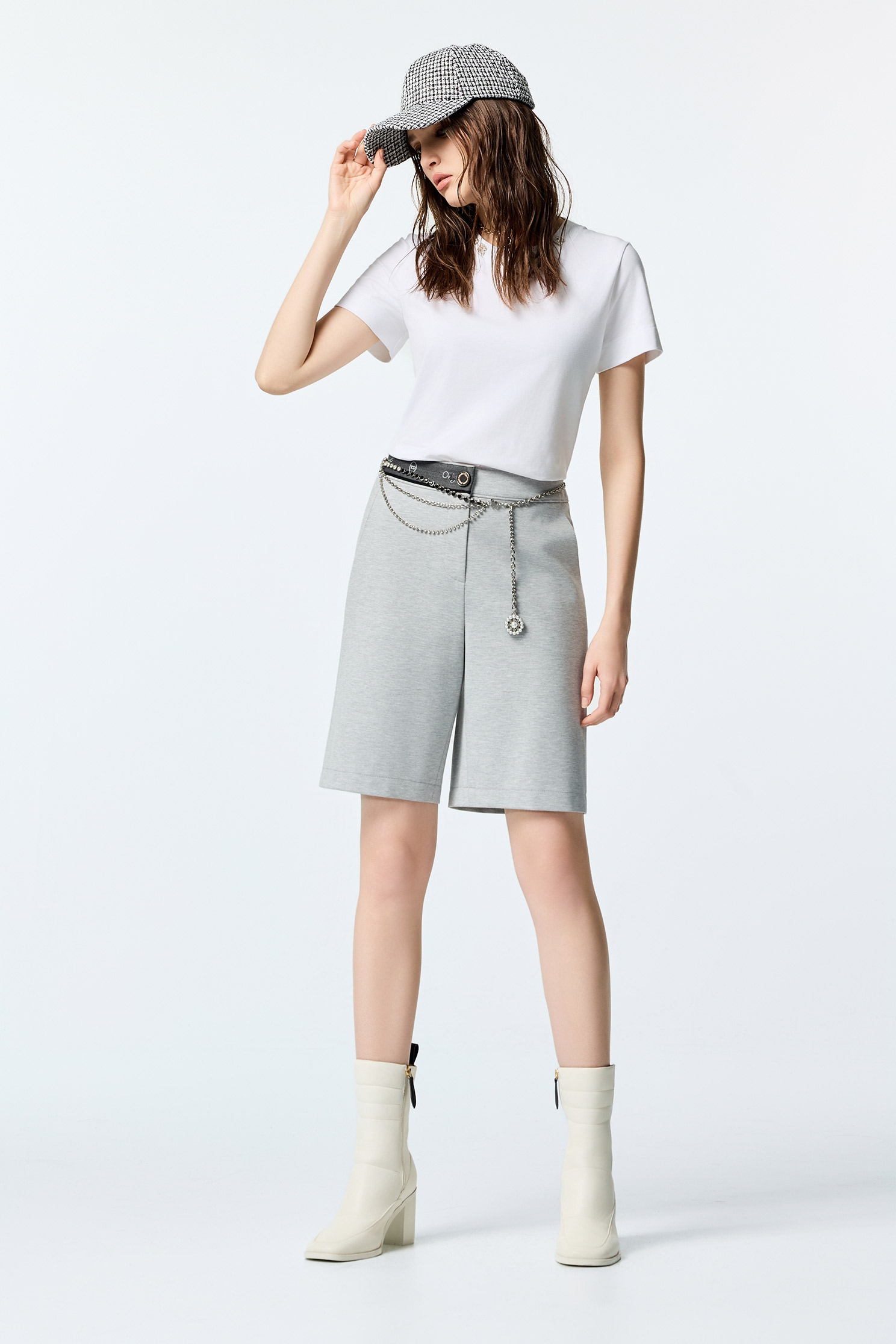 Diamonte Neckline Detail Short Sleeve TeeDiamonte Neckline Detail Short Sleeve Tee,T-shirts,Tops,White tops,Season (AW) Look