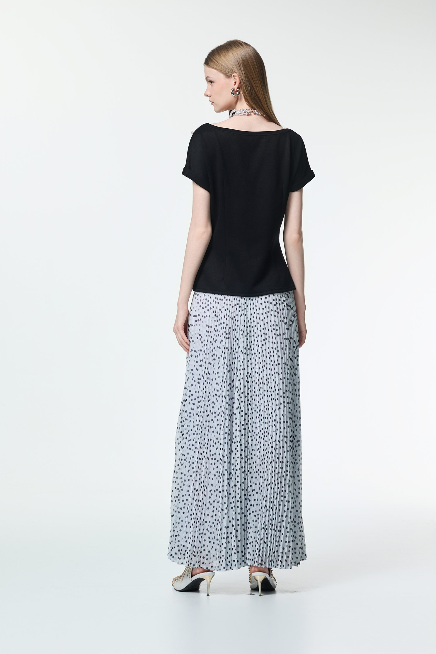 Pearl Applique Short Sleeve TopPearl Applique Short Sleeve Top,Office Looks,Tops,pearl,Season (AW) Look,Valentine
