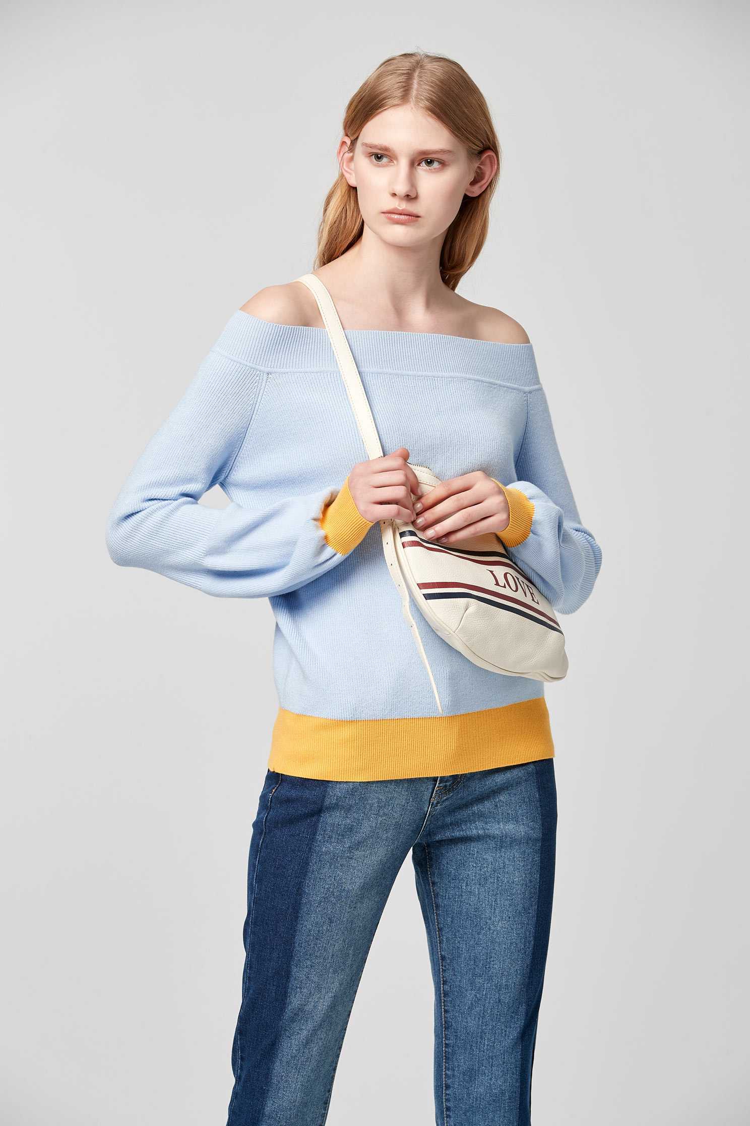 Off shoulder Knit TopLight blue boat collar knitted top,Exposed shoulders tops,Tops,Rayon,Exposed shoulders tops,Season (AW) Look,Knitted,Knitted tops,Knitted tops,Long sleeve tops