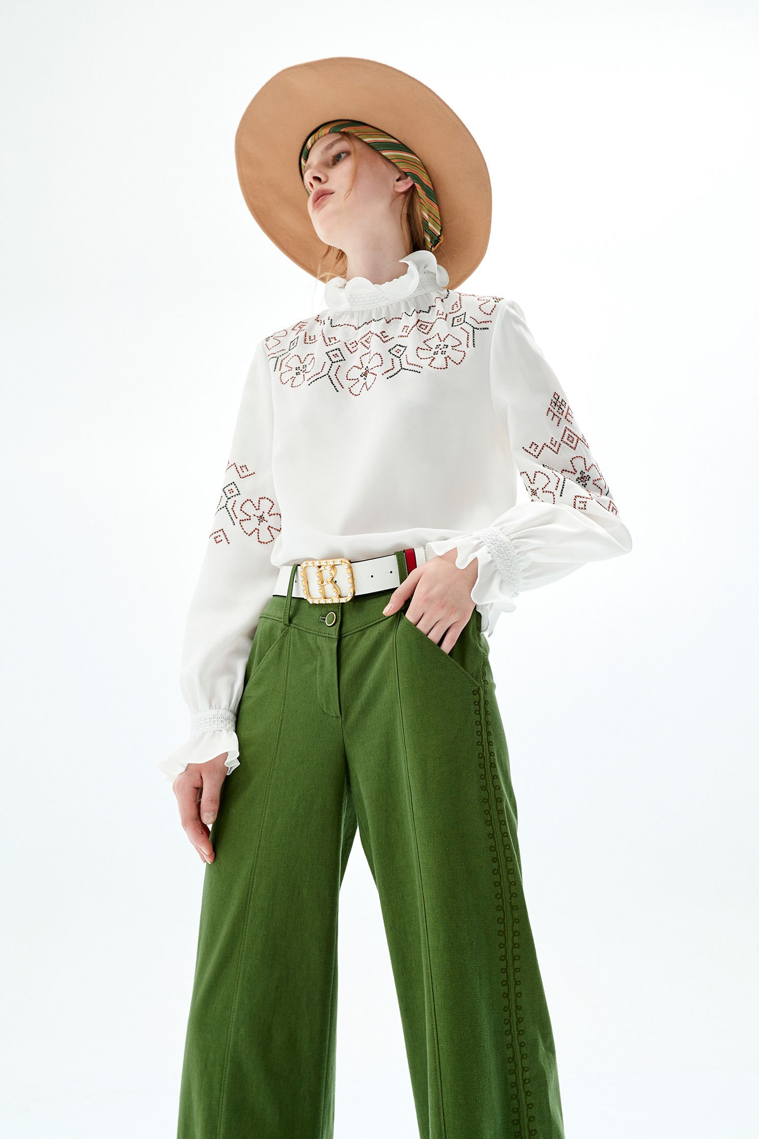 Embroidered Pattern Top With Ruffle CollarFolk style top,Tops,Embroidered,Season (AW) Look,fashionart