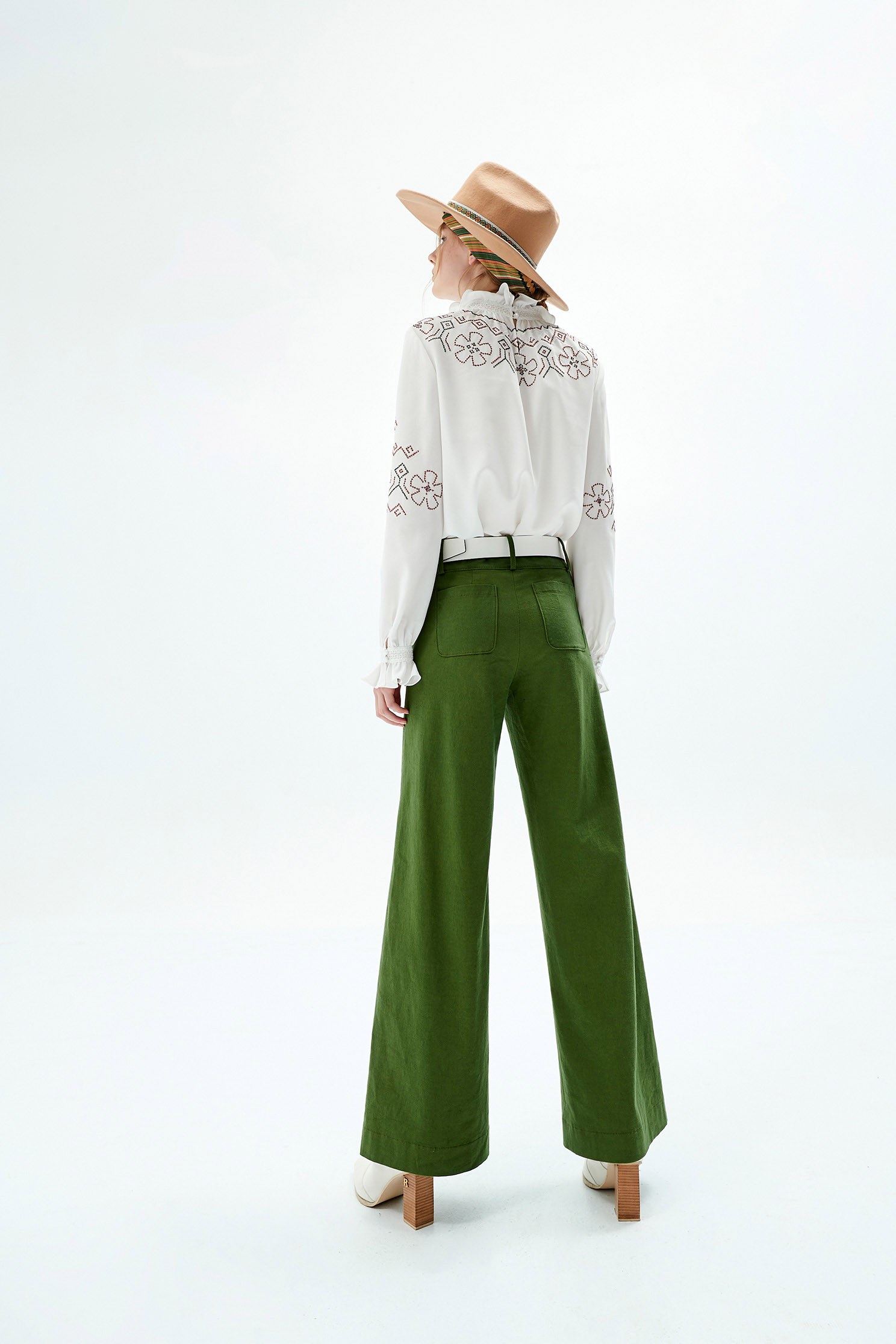 Embroidered Pattern Top With Ruffle CollarFolk style top,Tops,Embroidered,Season (AW) Look,fashionart