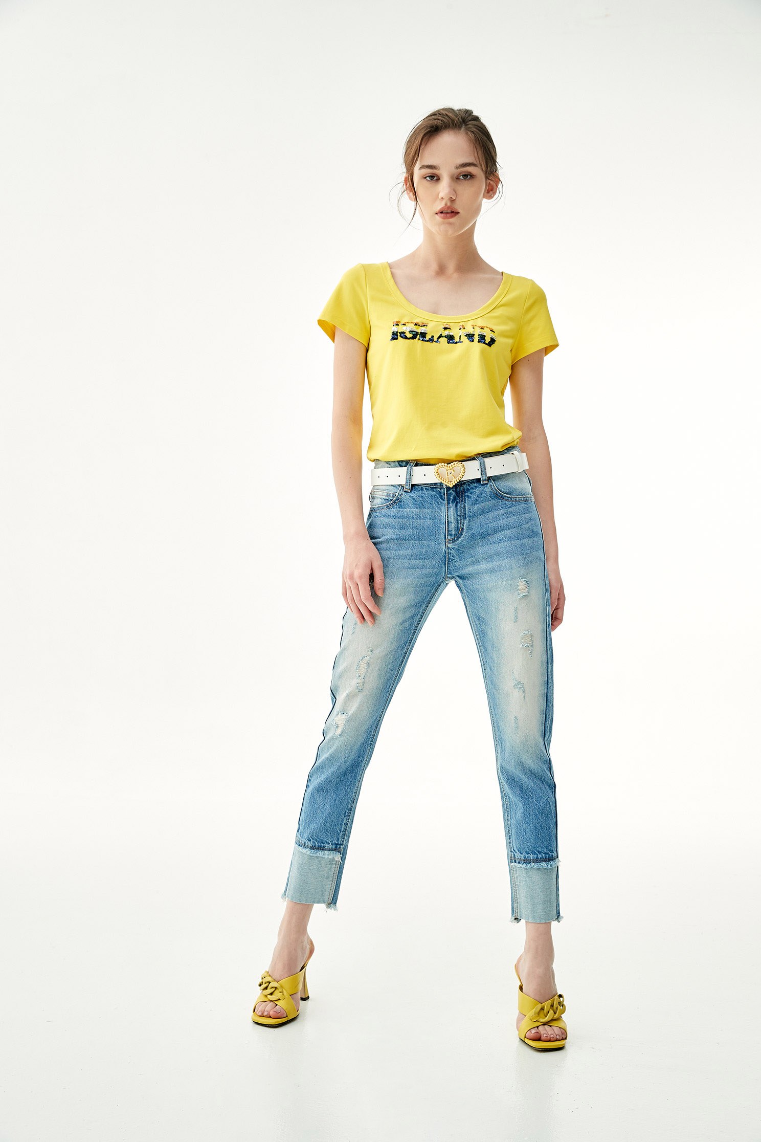 Basic Yellow Tee With Sequin DetailU-neck  T-shirt with colored embroidery,T-shirts,T-shirts,U-Neck T shirts,Embroidered,Season (SS) Look,comfotism