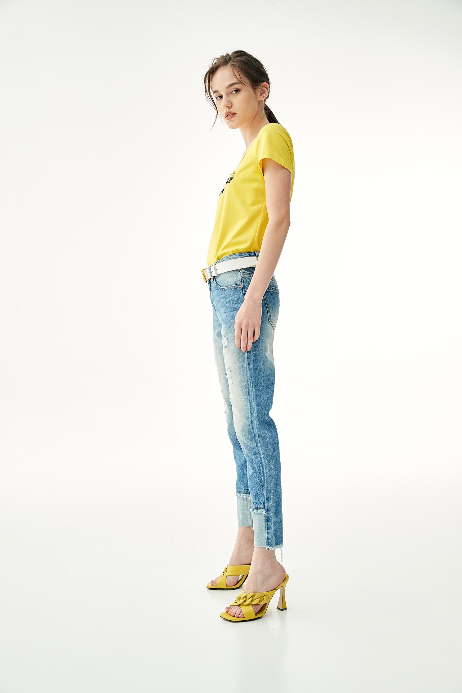 Basic Yellow Tee With Sequin DetailU-neck  T-shirt with colored embroidery,T-shirts,T-shirts,U-Neck T shirts,Embroidered,Season (SS) Look,comfotism