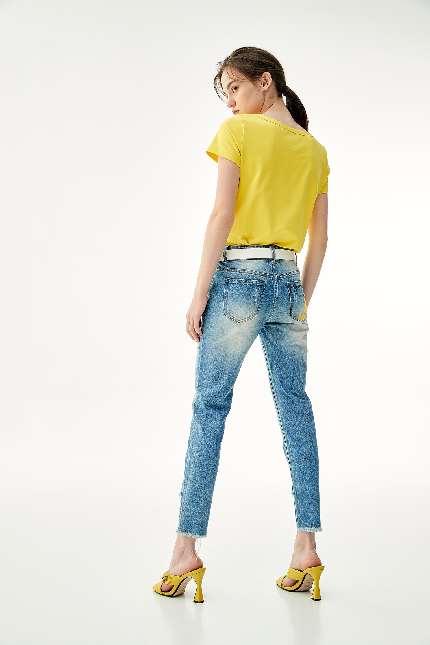 Basic Yellow Tee With Sequin DetailU-neck  T-shirt with colored embroidery,T-shirts,T-shirts,U-Neck T shirts,Embroidered,Season (SS) Look,comfotism