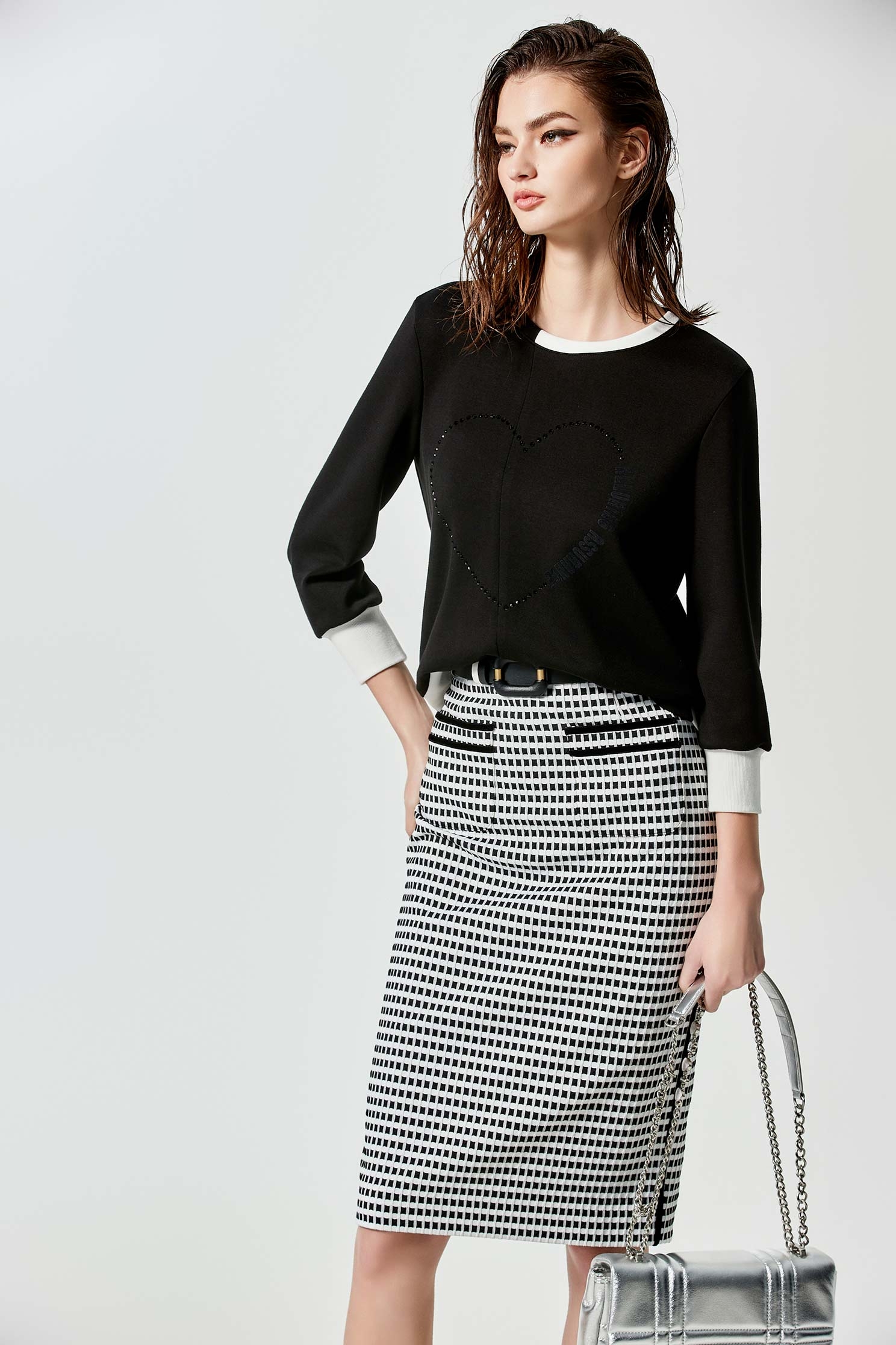 Asymmetric Contrast TopAsymmetric Contrast Top,Tops,Season (SS) Look