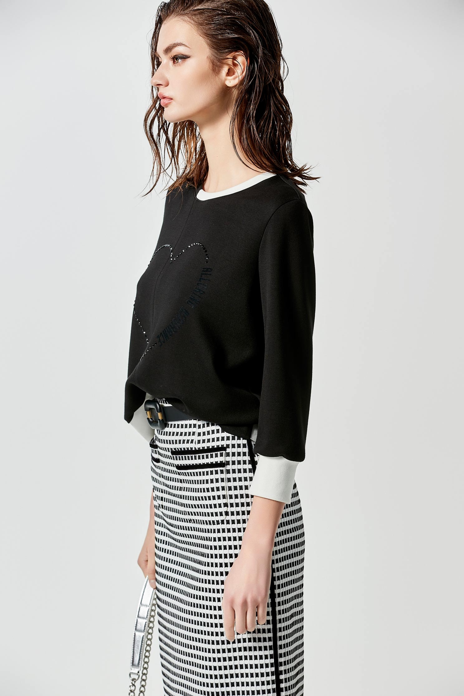 Asymmetric Contrast TopAsymmetric Contrast Top,Tops,Season (SS) Look