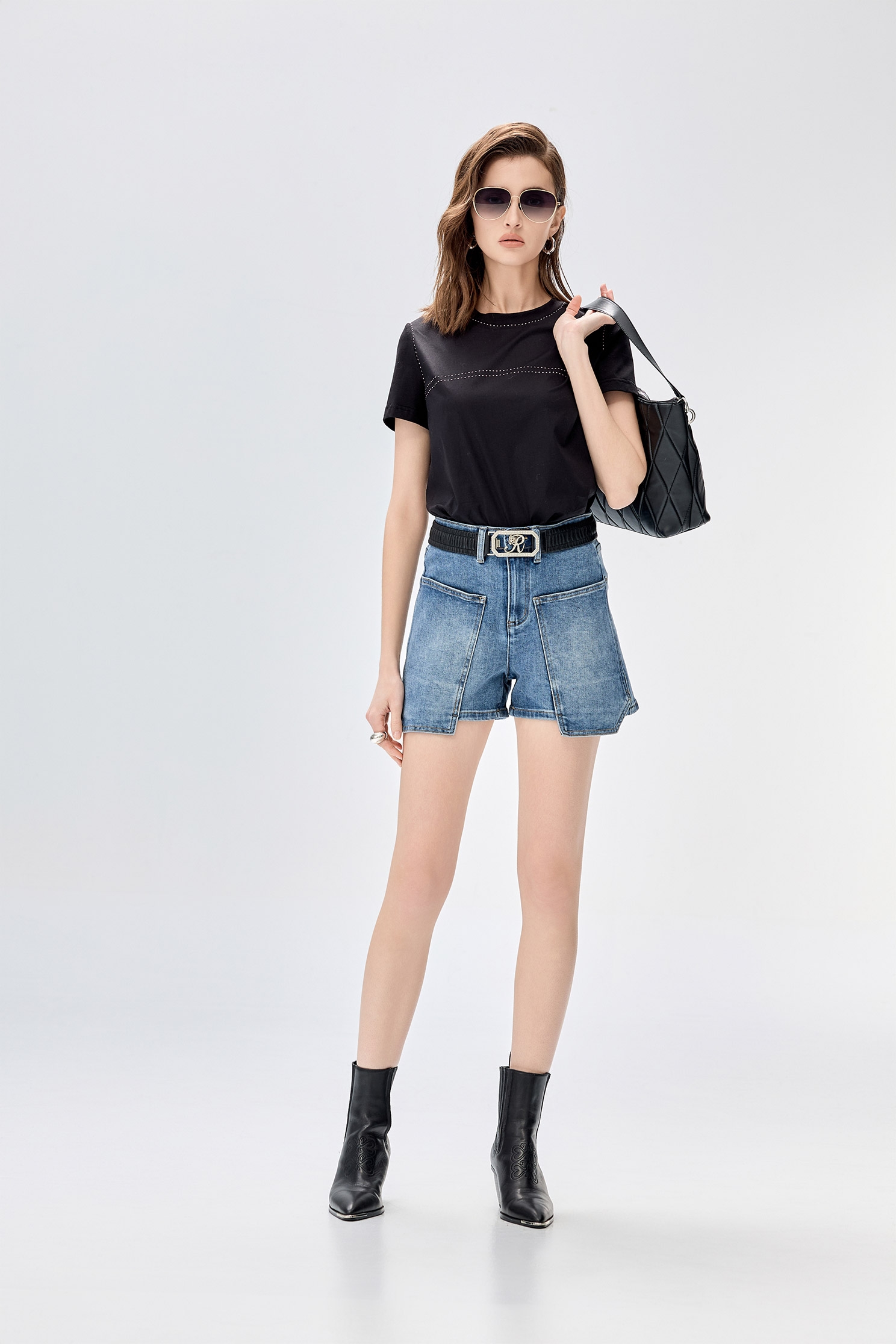 Basic Tee With Contrast Stitching DetailBasic Tee With Contrast Stitching Detail,T-shirts,Tops,Season (SS) Look,Cotton