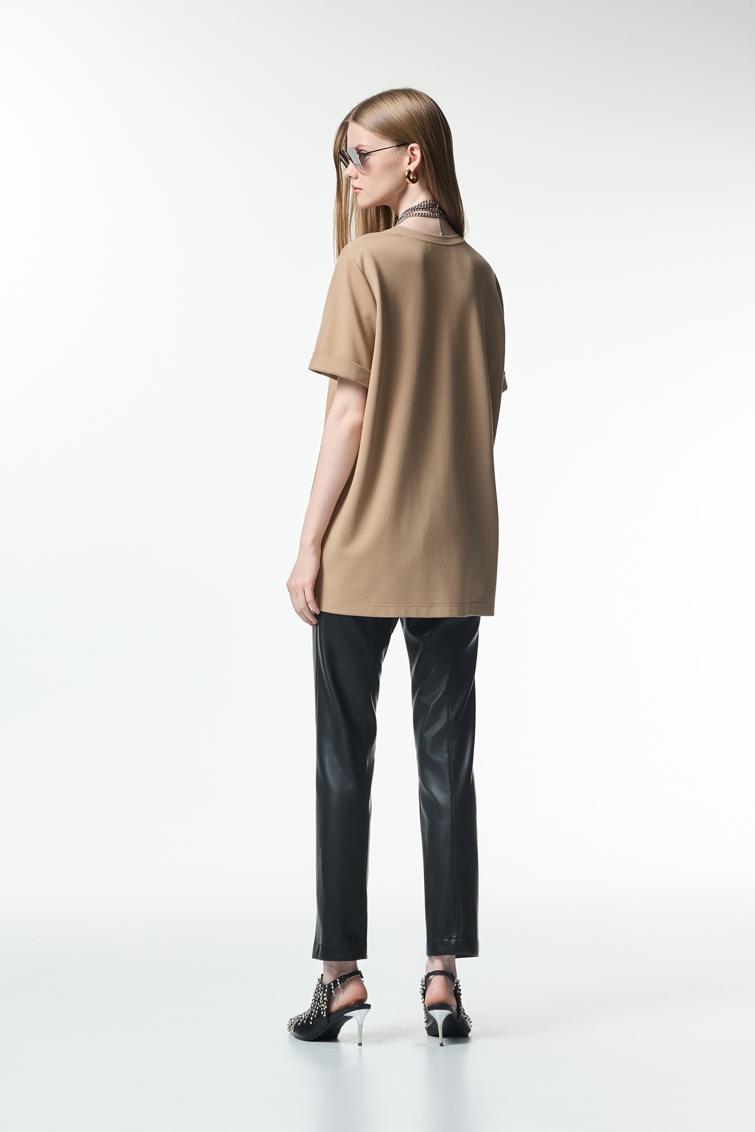 Figure Graphic Long TeeFigure Graphic Long Tee,Tops,Season (AW) Look
