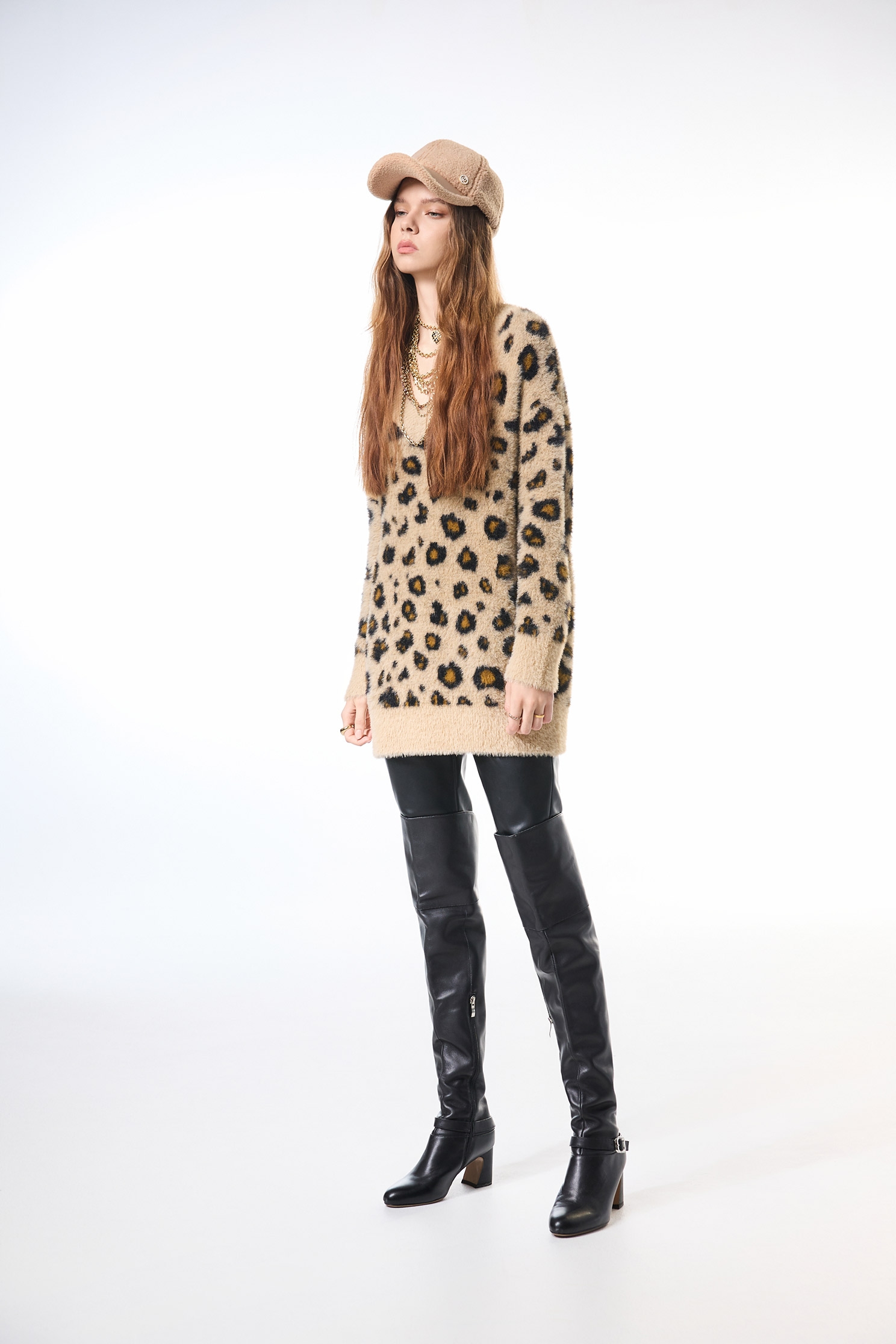 V-neck Leopard Print Knit TopV-neck Leopard Print Knit Top,Tops,Season (AW) Look,Knitted,Knitted tops