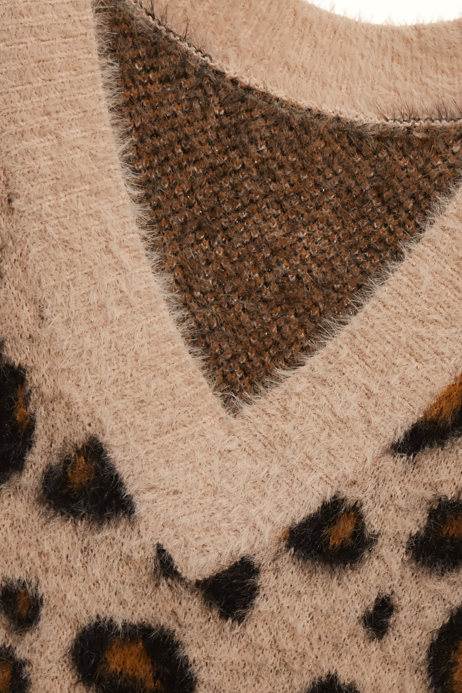 V-neck Leopard Print Knit TopV-neck Leopard Print Knit Top,Tops,Season (AW) Look,Knitted,Knitted tops