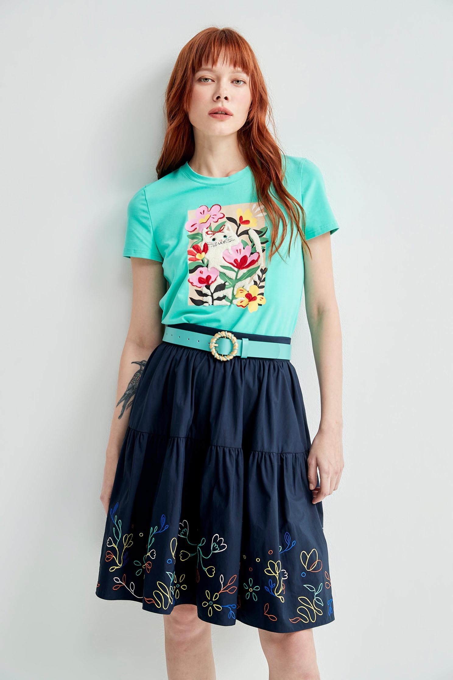 Cat Graphic Green TeeT-shirt top with cat embroidery,T-shirts,T-shirts,Tops,Embroidered,Season (SS) Look,bows