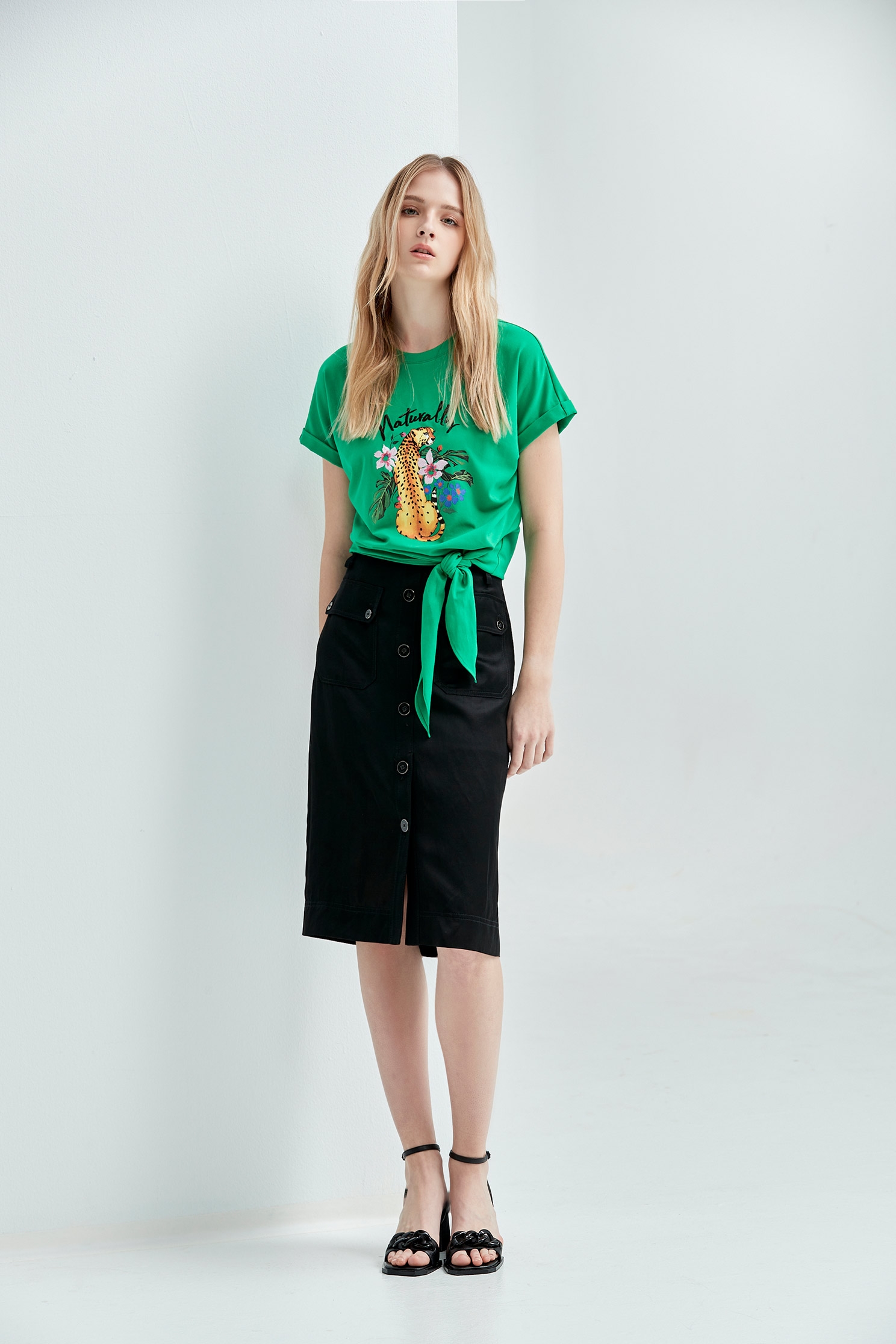 Front Knot Graphic TeeT-shirt top with leopard embroidery,T-shirts,Tops,Embroidered,Season (SS) Look,Cotton