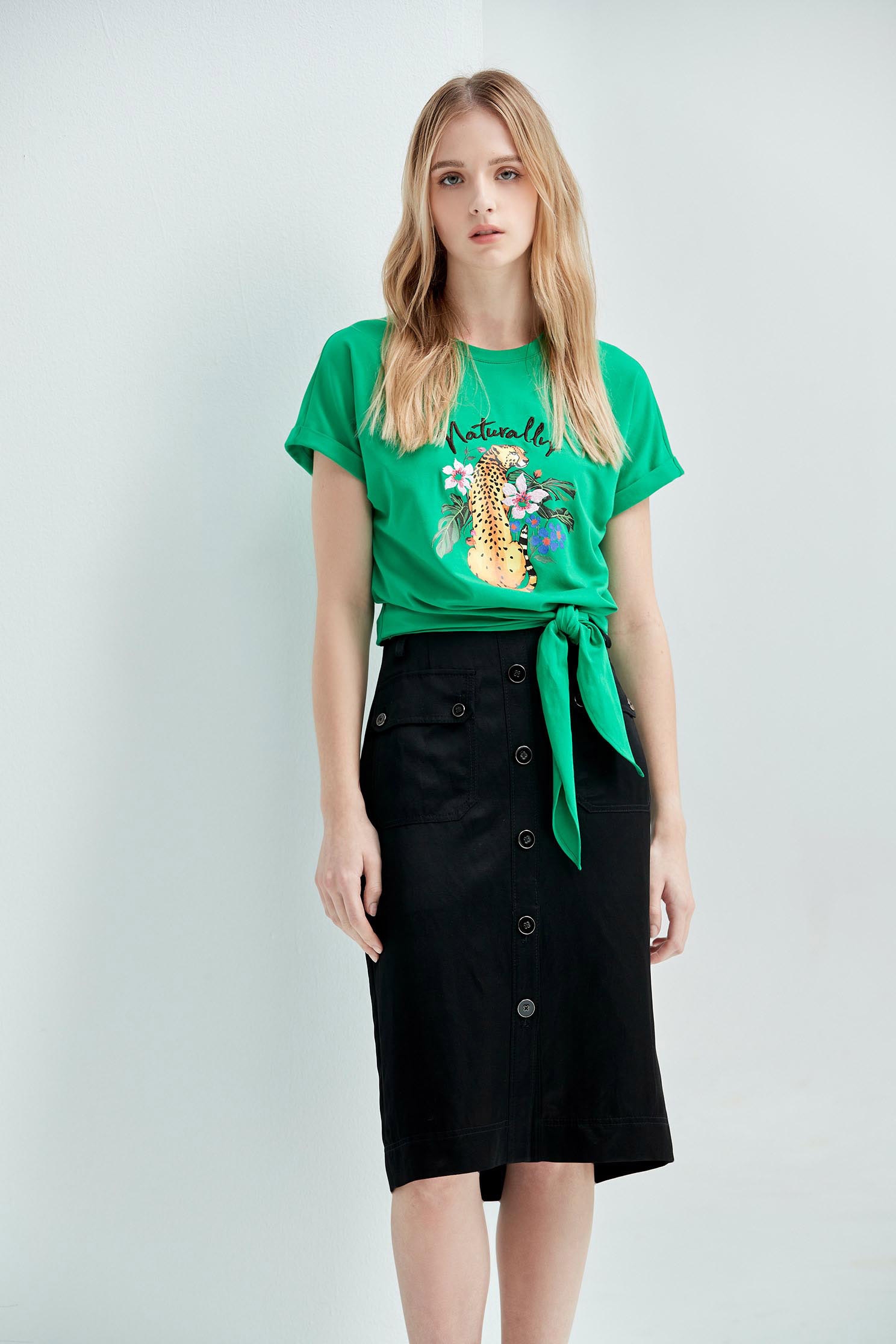 Front Knot Graphic TeeT-shirt top with leopard embroidery,T-shirts,Tops,Embroidered,Season (SS) Look,Cotton