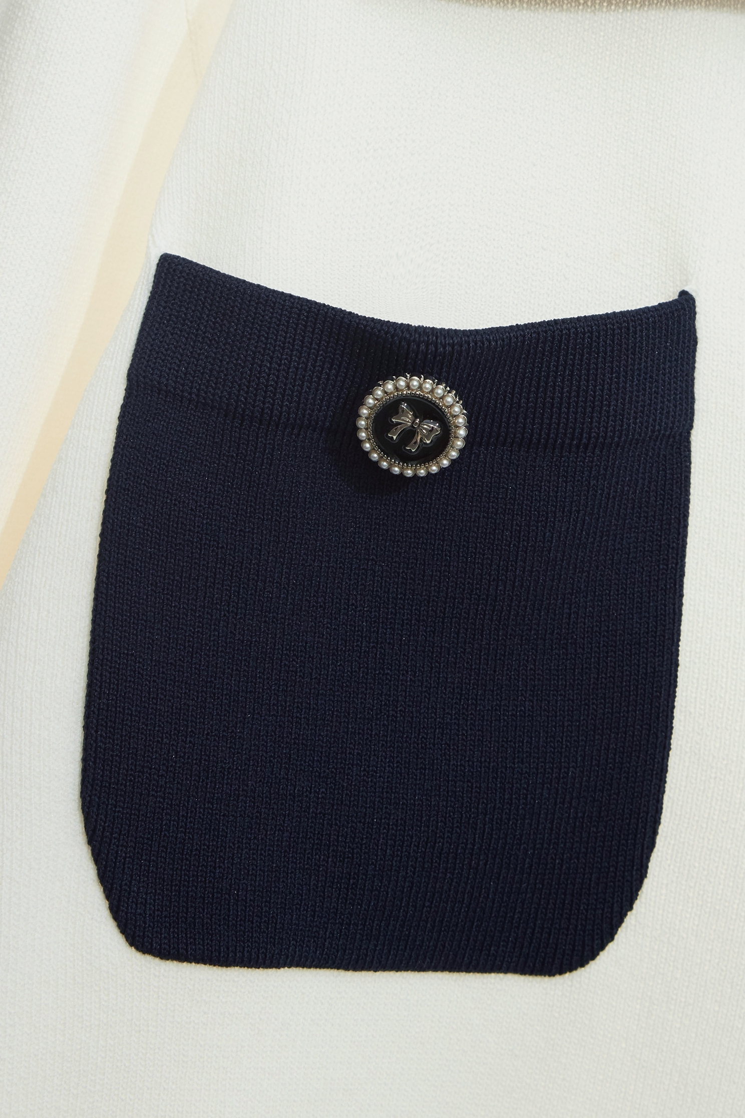 Contrast Navy Trim Detail Knit TopContrast Navy Trim Detail Knit Top,V-Neck T shirts,Tops,Season (SS) Look,bows,Knitted,Knitted tops,Knitted tops