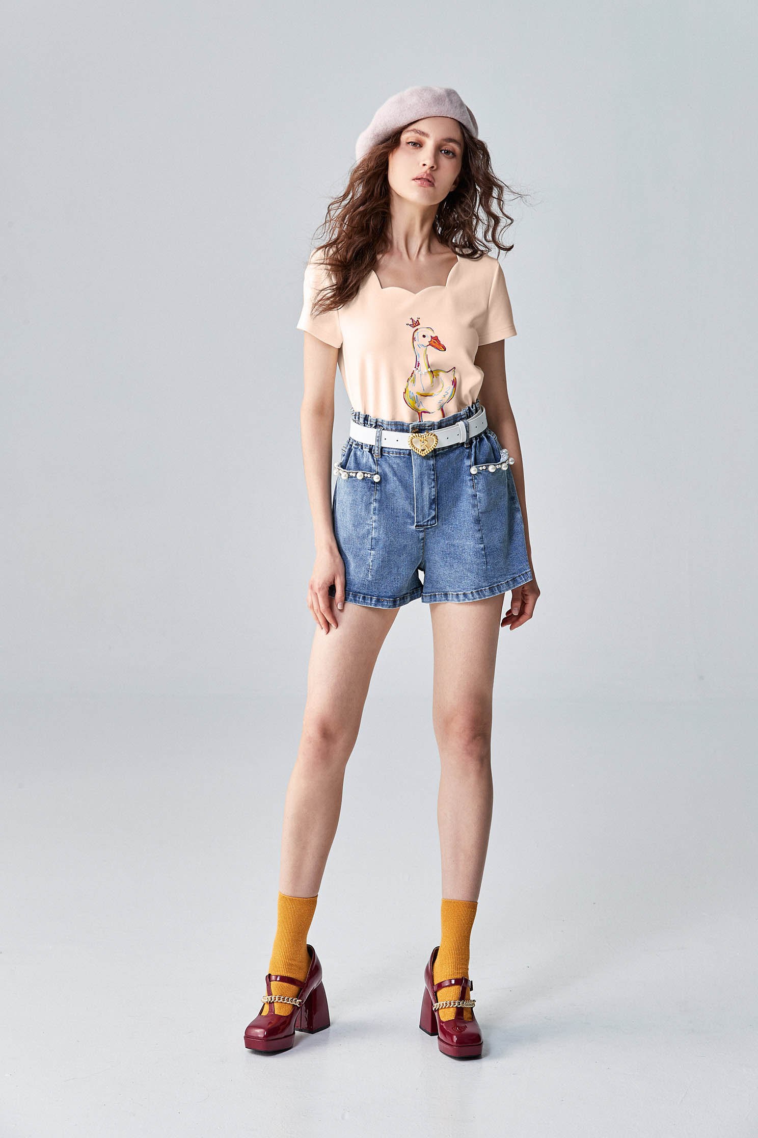 Scallop Neckline Tee With Graphic PrintT-shirt with duck print,T-shirts,T-shirts,Tops,pearl,Season (AW) Look