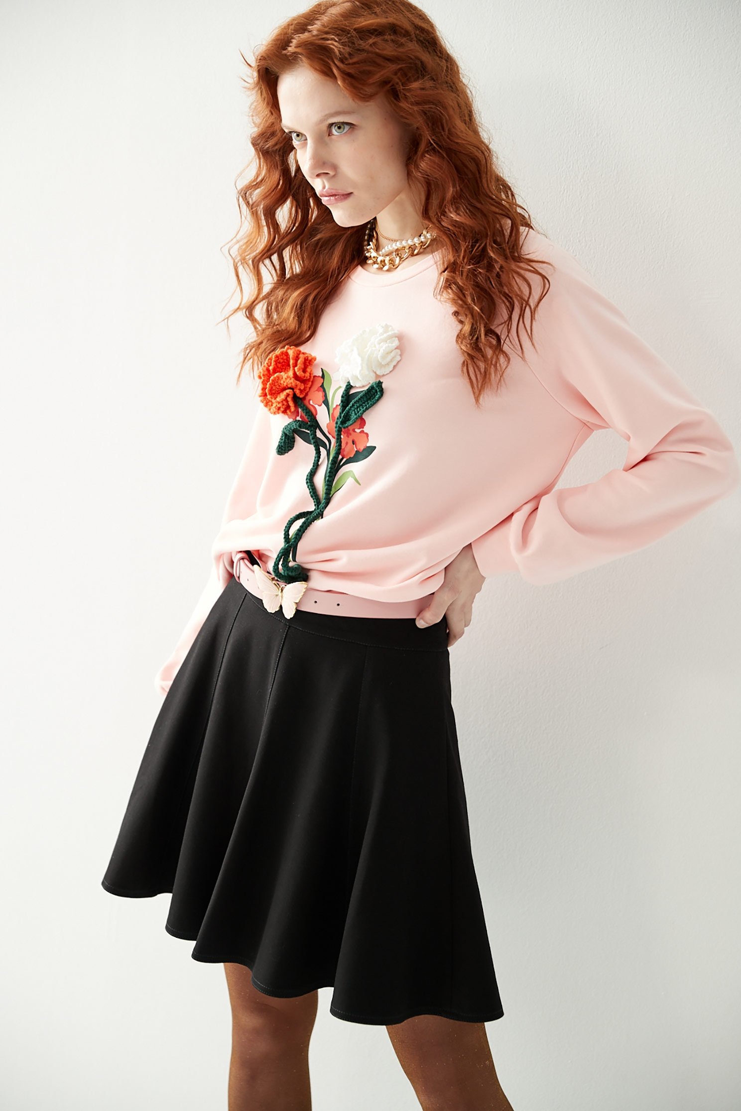 Pink Sweatshirt With Pop Out Floral GraphicTop with hand-hooked flower,Tops,Season (AW) Look,Valentine