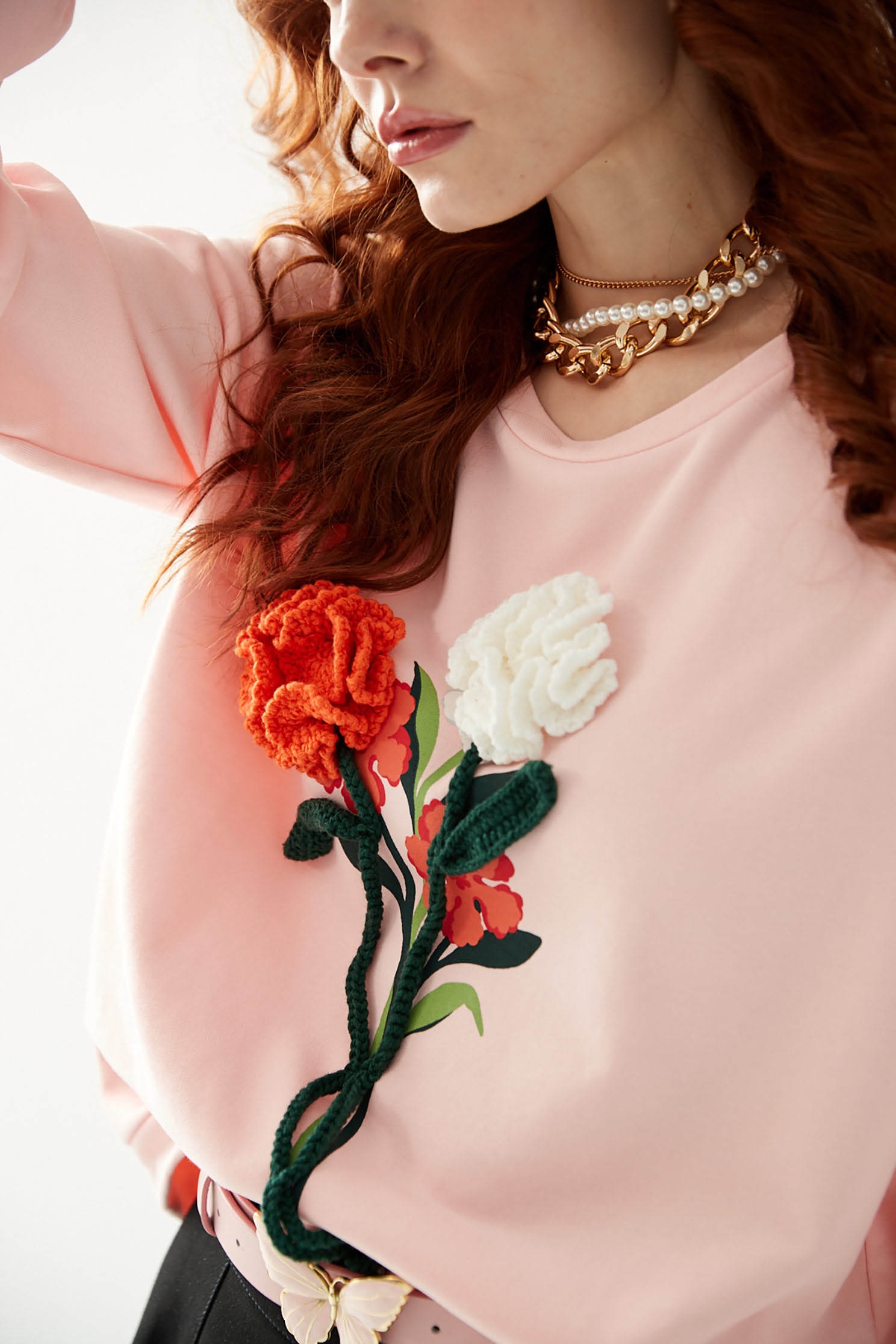 Pink Sweatshirt With Pop Out Floral GraphicTop with hand-hooked flower,Tops,Season (AW) Look,Valentine