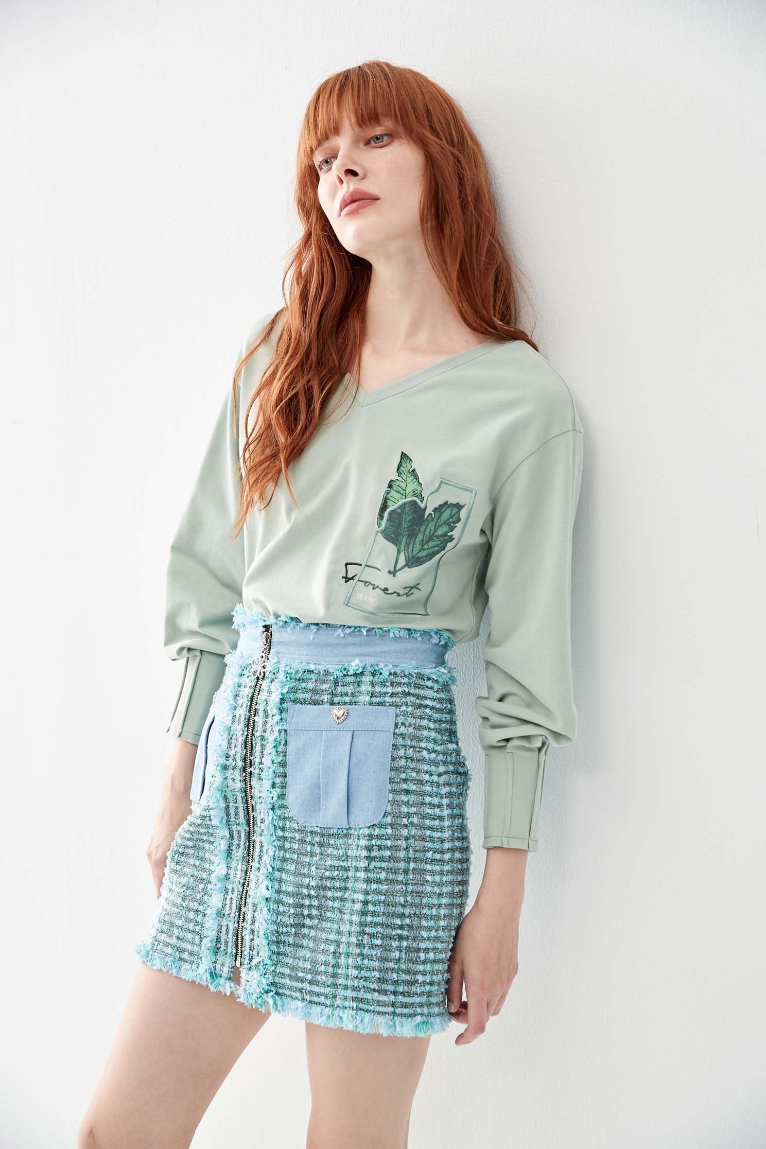 Oversize Green Top With Front Graphic DetailT-shirt top with embroidered tulle  design,T-shirts,T-shirts,Tops,Embroidered,Season (AW) Look,Mesh fabric