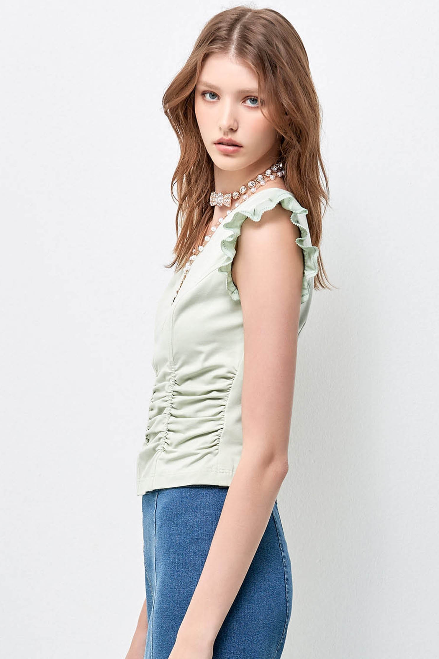 V-neck Gathered Detail VestV-neck Gathered Detail Vest,T-shirts,Tops,Embroidered,Season (AW) Look