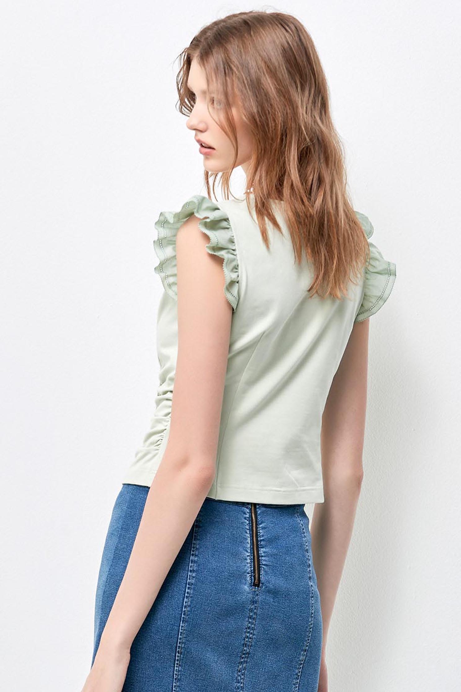 V-neck Gathered Detail VestV-neck Gathered Detail Vest,T-shirts,Tops,Embroidered,Season (AW) Look