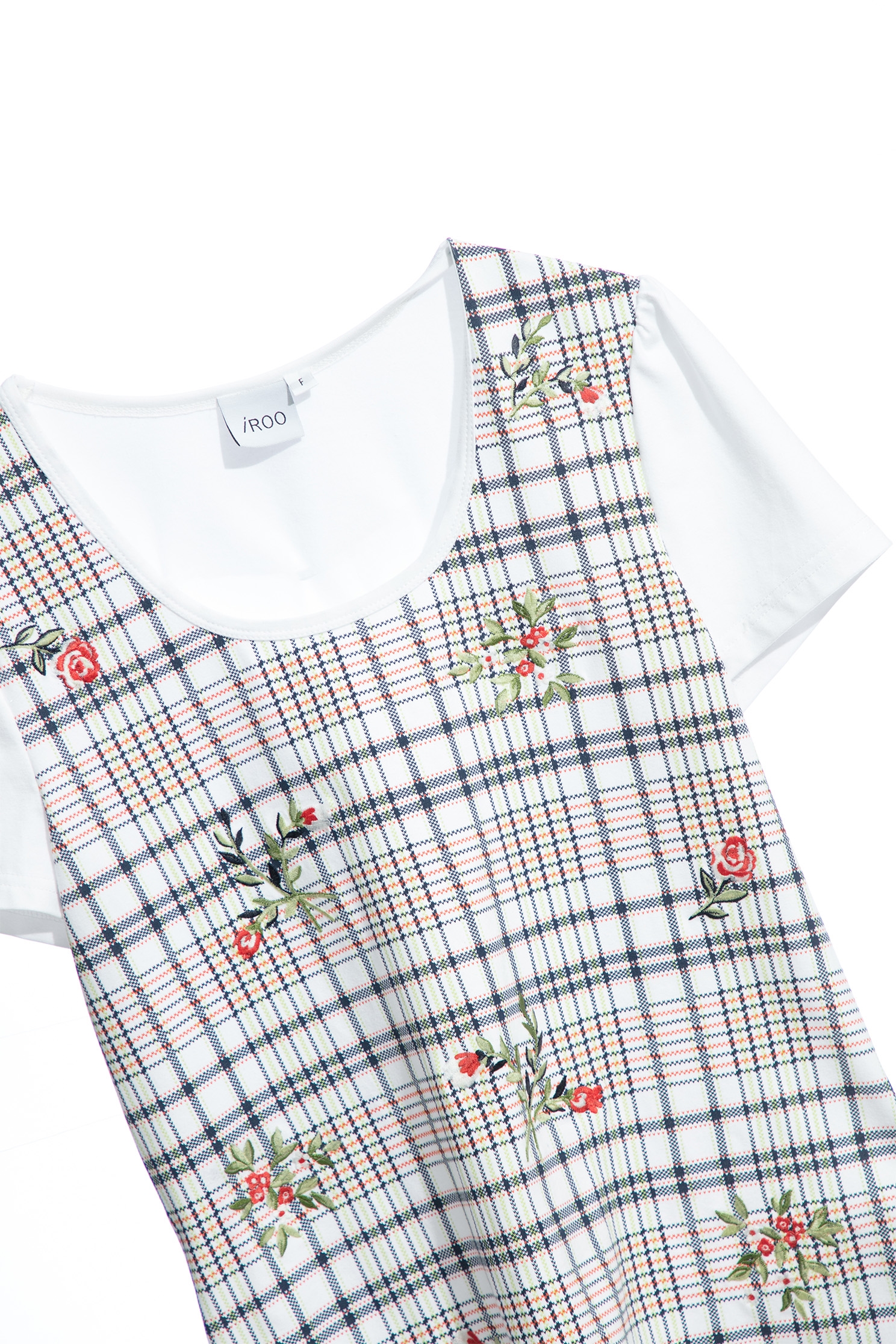 Checkered Tee With Floral EmbroideryCheckered Tee With Floral Embroidery,T-shirts,T-shirts,Tops,Embroidered,Plaid,Season (AW) Look,Cotton